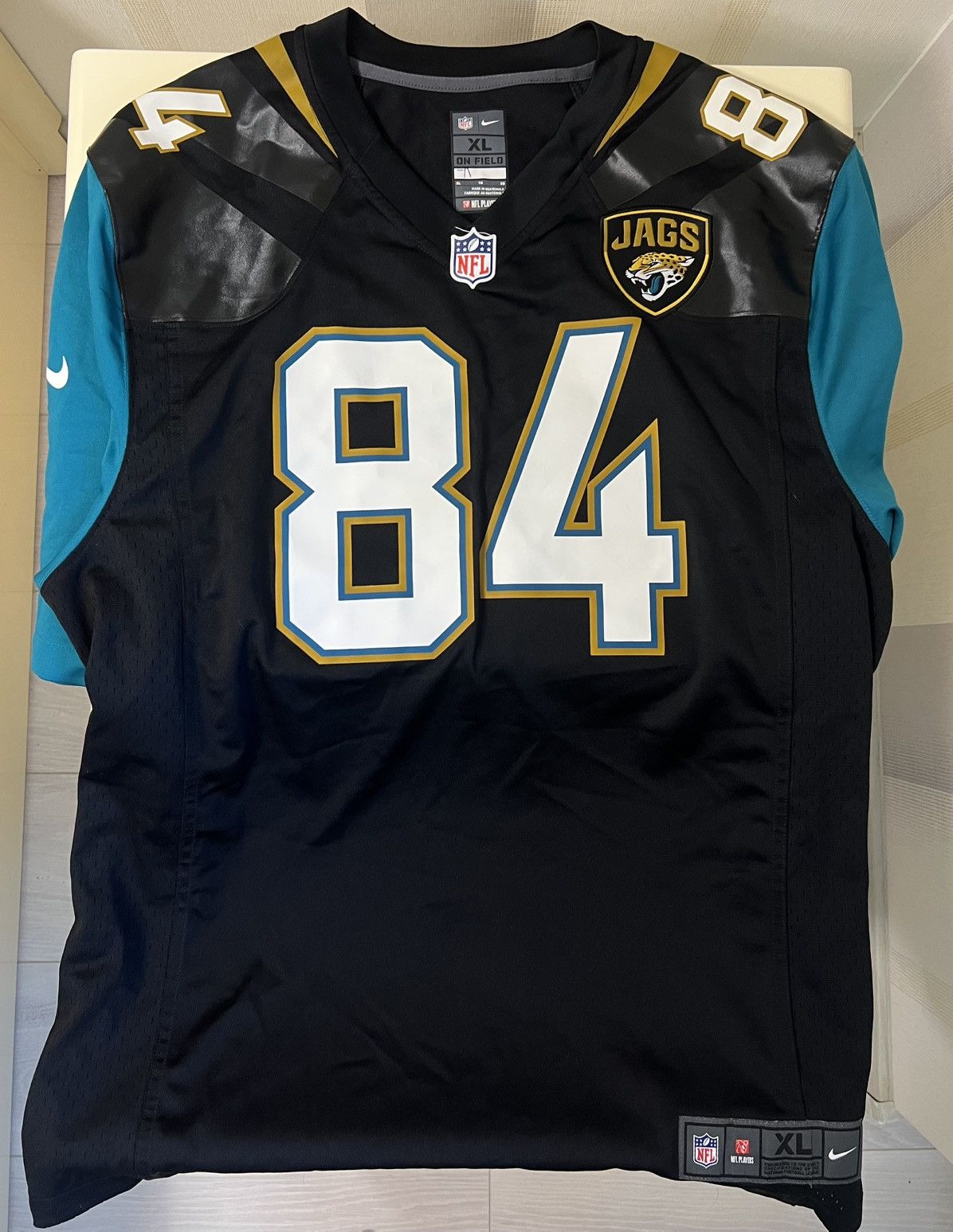 NFL × Nike × Vintage Retro NFL Jacksonville Jaguars#84 Size US XL / EU 56 / 4 - 1 Thumbnail