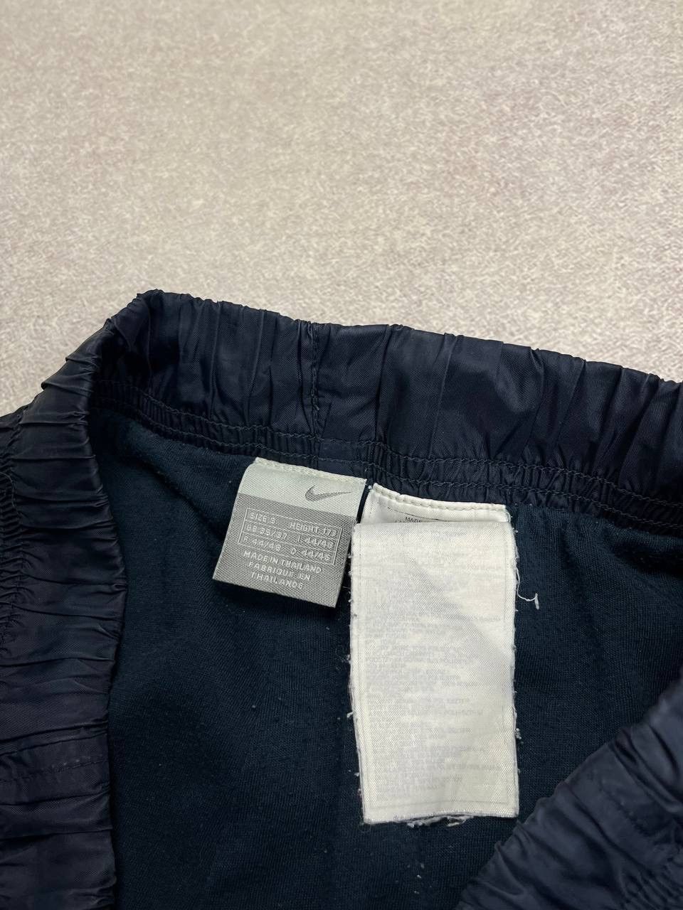Nike × Vintage Vintage Nike Swoosh Nylon Baggy Trackpants Y2K S Size US 31 - 3 Thumbnail