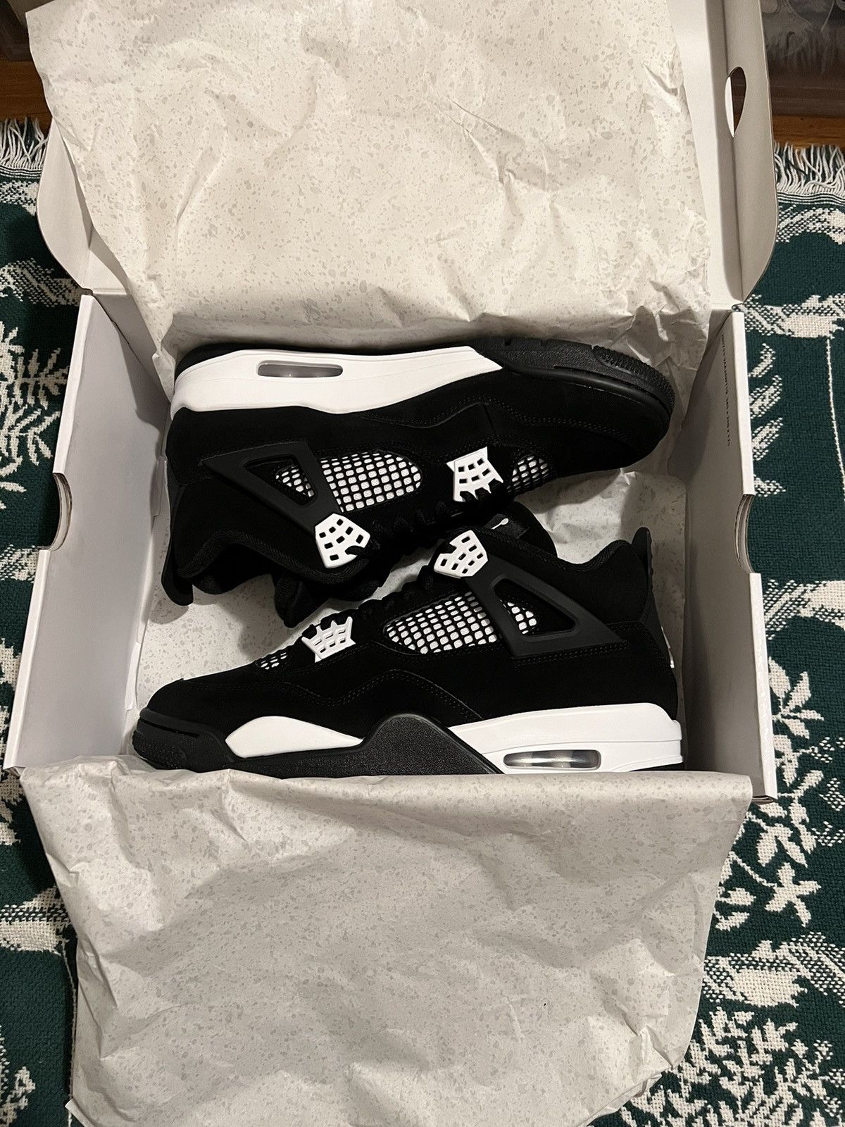 Jordan Brand × Nike White Thunder Jordan 4 Size US 10 / EU 43 - 1 Thumbnail