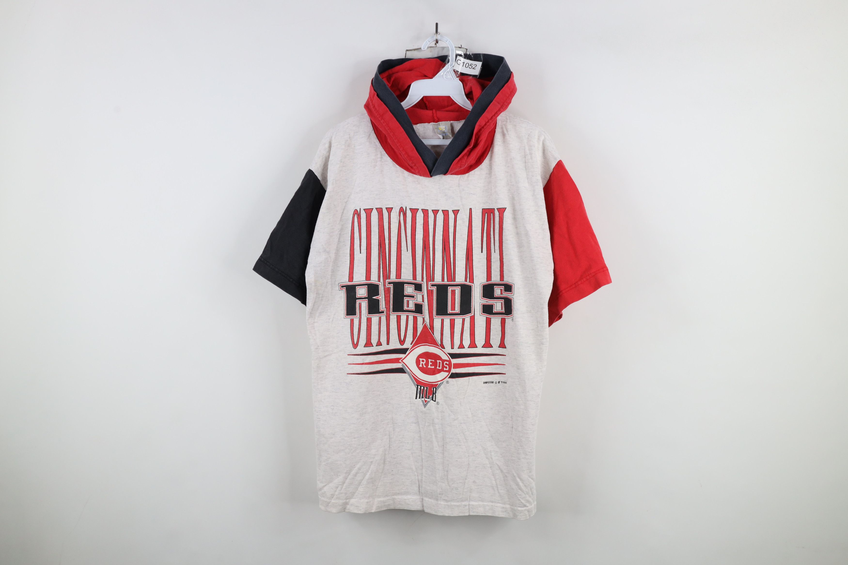 Vintage Vintage 90s Reds Baseball Short Sleeve Hooded T-Shirt USA Size US M / EU 48-50 / 2 - 1 Thumbnail