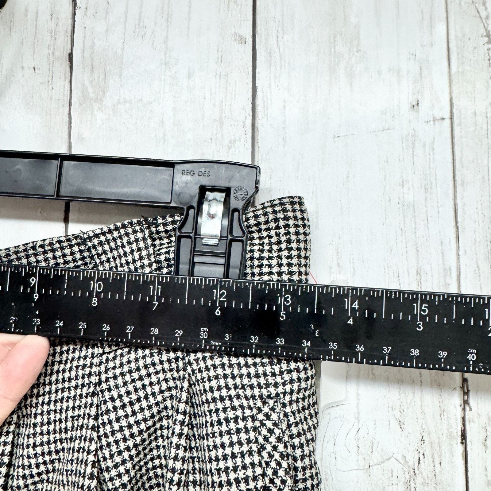 Vintage Vintage Giorgio Sant' Angelo Trousers Houndstooth Pure Wool Size 28" / US 6 / IT 42 - 4 Thumbnail
