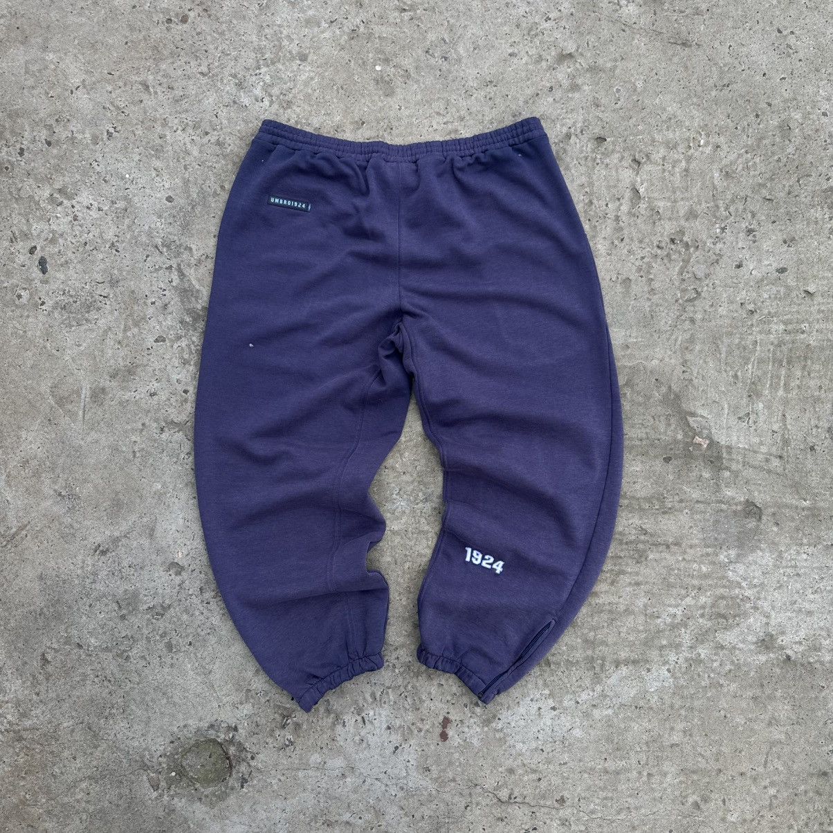 Umbro Vintage Umbro Joggers Small Logo Trashed Size L Y2K 90s USA Size US 36 / EU 52 - 9 Thumbnail