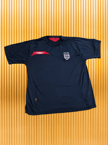 Umbro Vintage Umbro soccer jersey England Size US L / EU 52-54 / 3 - 1 Thumbnail