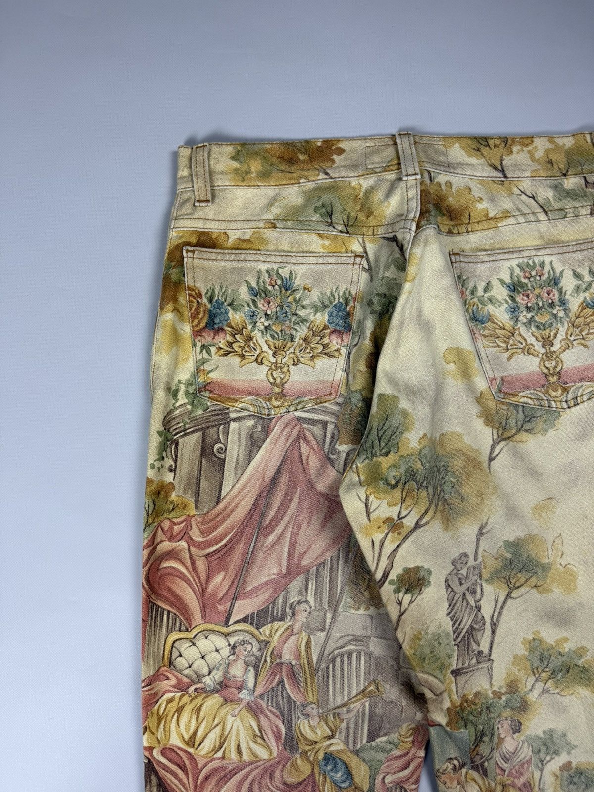 Roberto Cavalli Rare Roberto Cavalli Renaissance Angels Overprinted Jeans Size 32" / US 10 / IT 46 - 23 Thumbnail