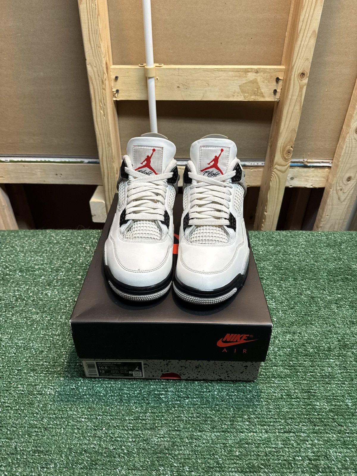 Jordan Brand Jordan Retro 4 White Cement Size 10.5 Size US 10.5 / EU 43-44 - 6 Thumbnail