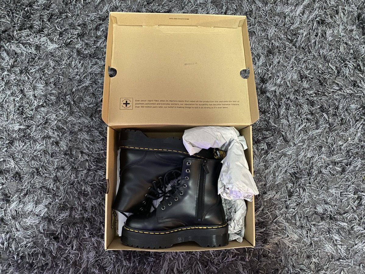 Dr. Martens Dr Martens JADON BOOTS SMOOTH LEATHER PLATFORMS Size US 8 / EU 41 - 7 Thumbnail