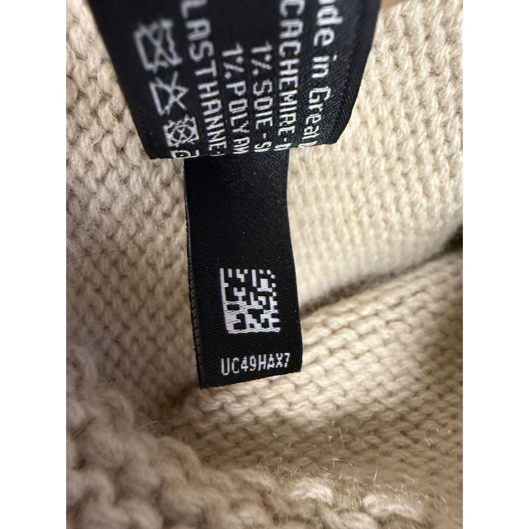 Chanel Chanel Beige & Navy Blue Knit Beanie Hat 97% Cashmere 