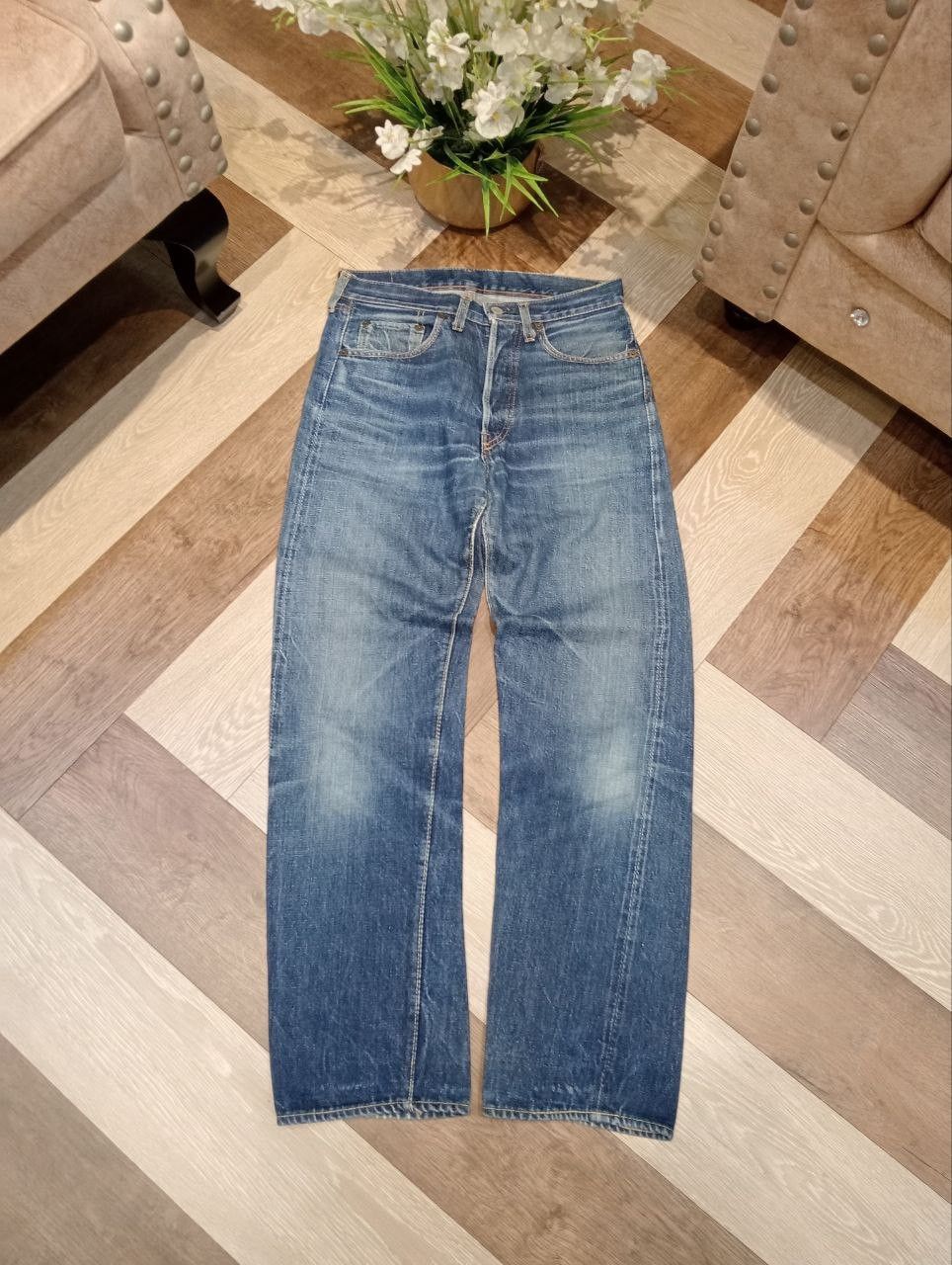 Levi's Vintage Clothing RARE LEVI'S VINTAGE 501 CAPITAL E BLUE SELVEDGE JEANS Size US 30 / EU 46 - 1 Thumbnail