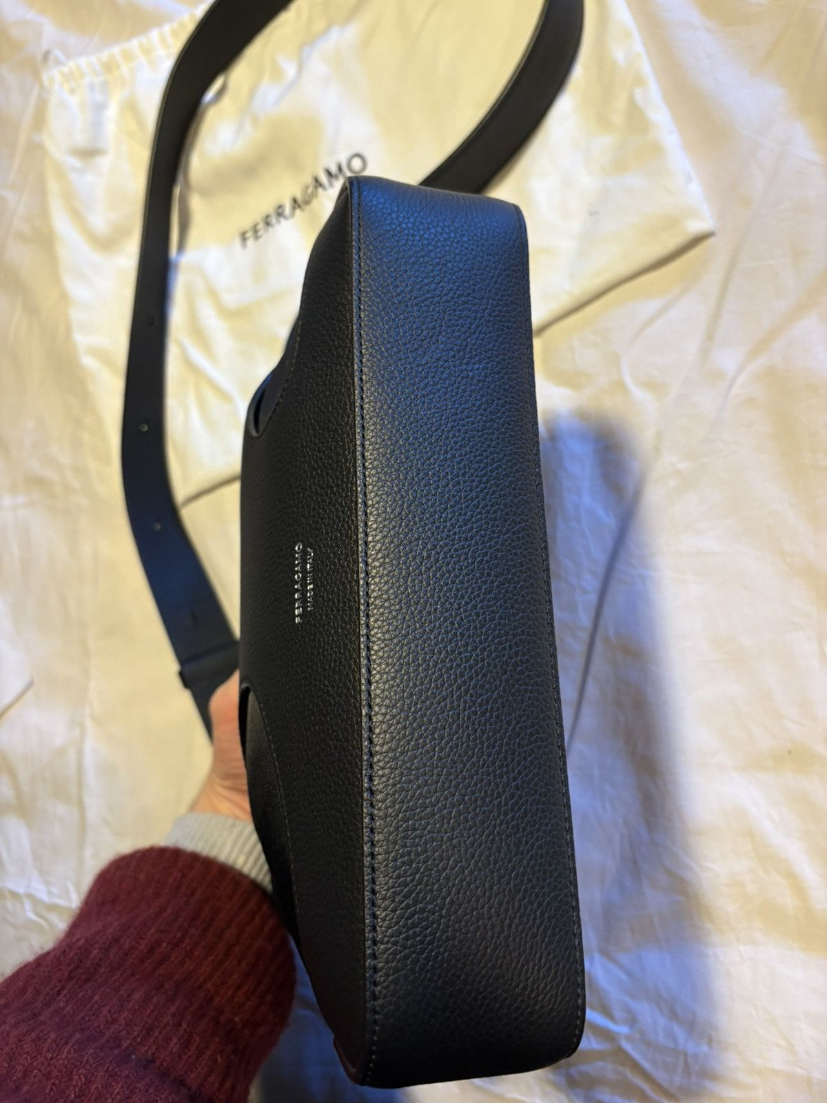 Salvatore Ferragamo Ferragamo cut-out leather/nylon crossbody bag. Size ONE SIZE - 7 Thumbnail