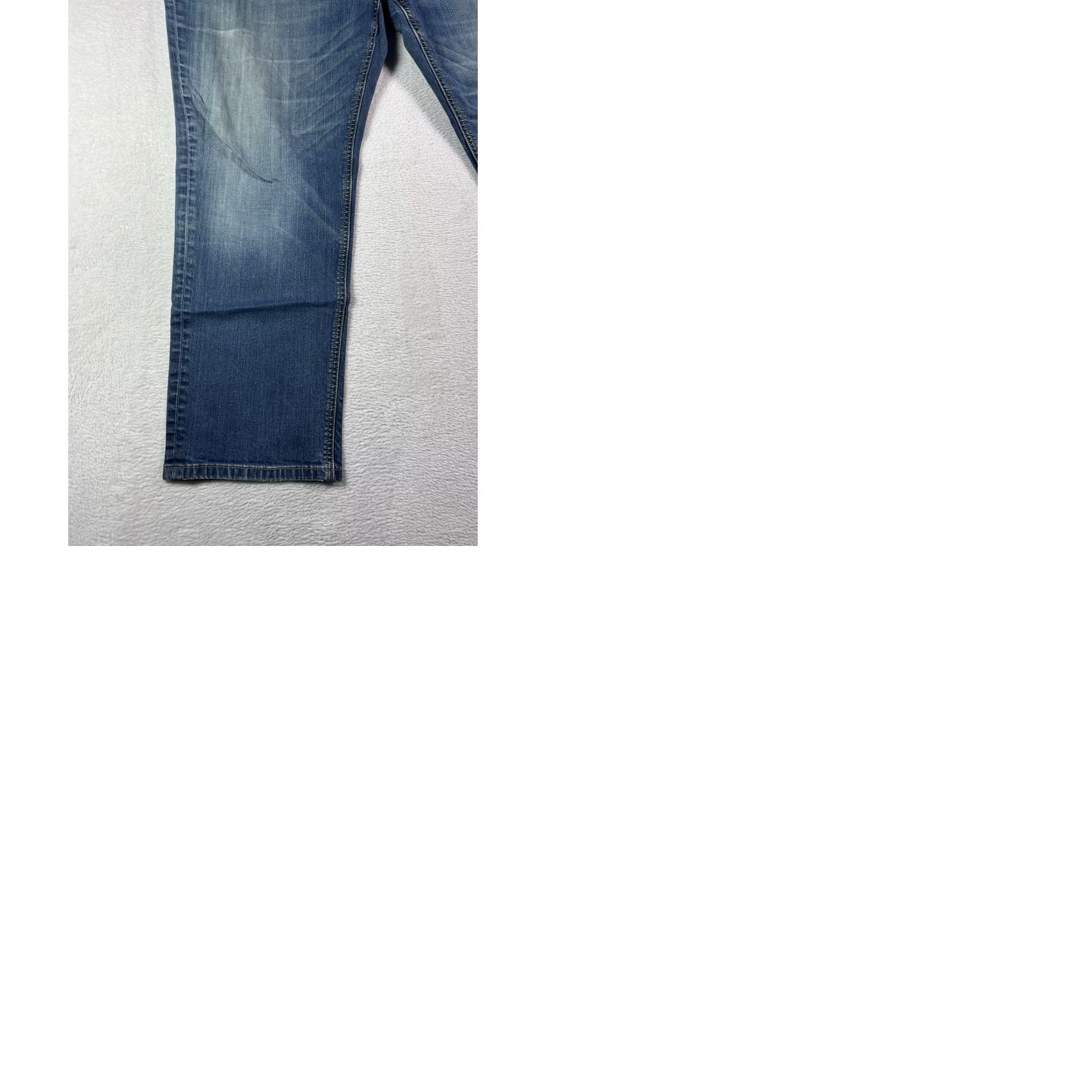 Levi's Item Specifications: Closure: Zip, Button-down Size US 30 / EU 46 - 10 Thumbnail