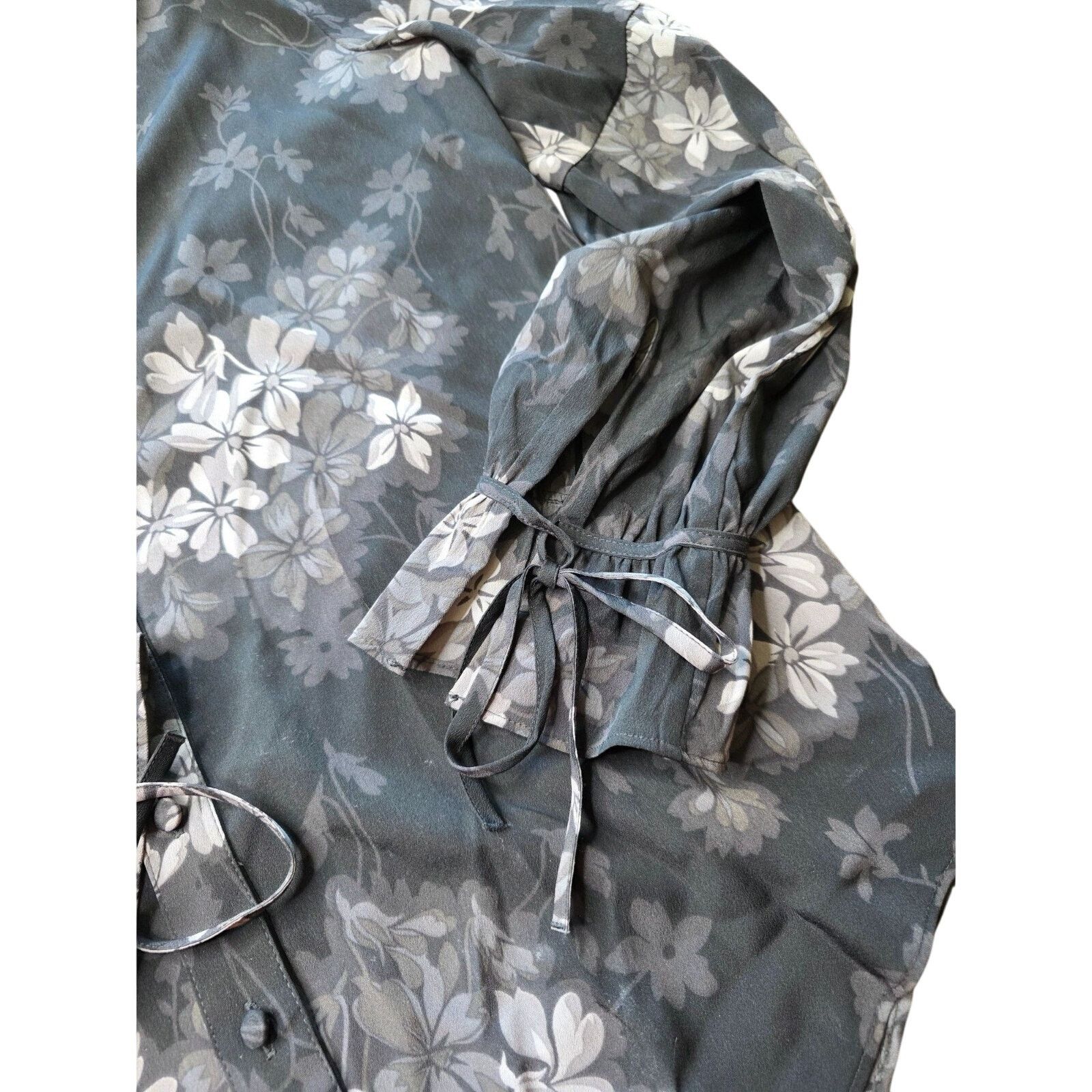 Ann Taylor Ann Taylor Womens Sz S Blouse Sheer Womens Size S / US 4 / IT 40 - 8 Thumbnail