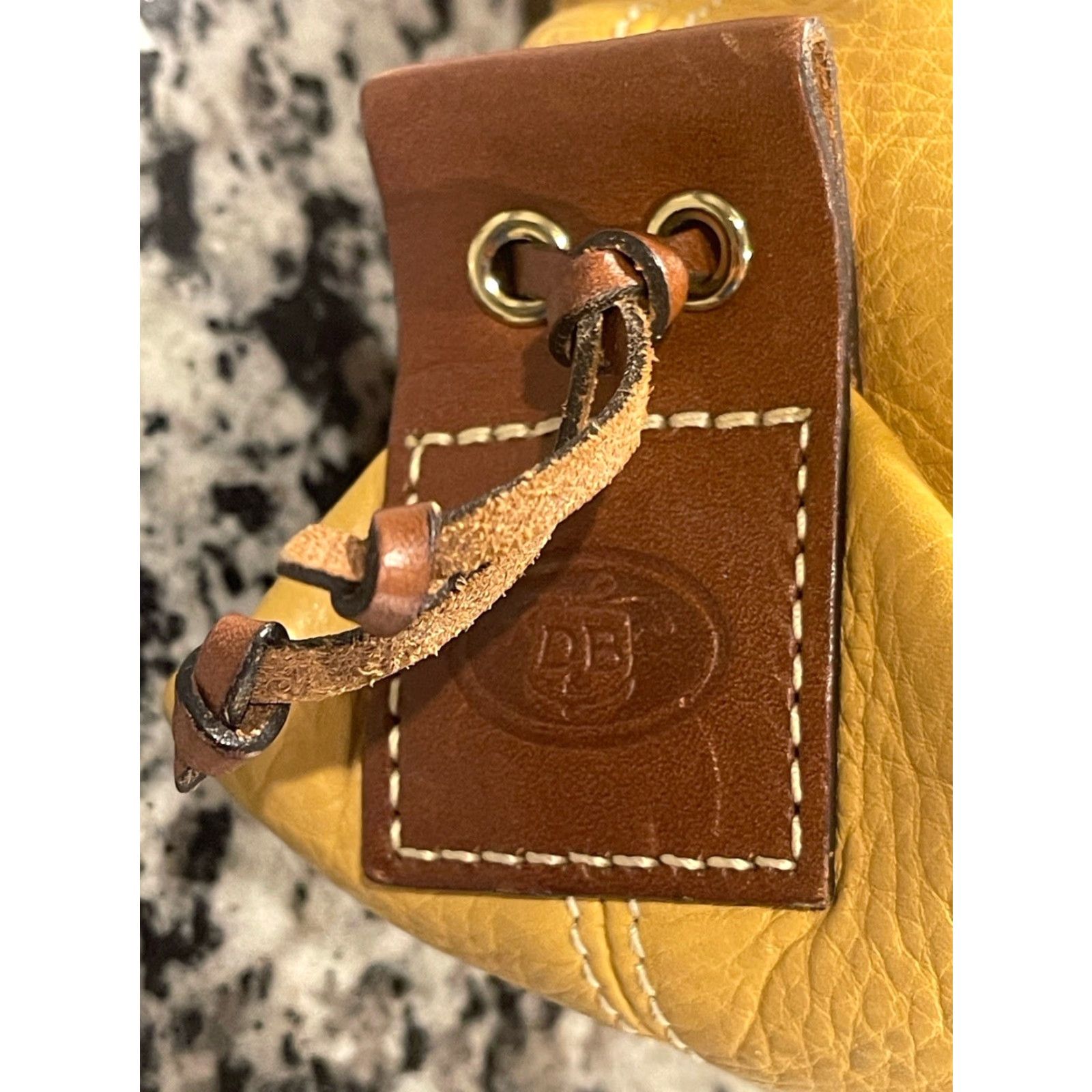 Dooney & Bourke Dooney & Bourke All Weather Leather Drawstring Bag Chamois Mustard Women Bucket & Drawstring Bag Leather 3.0 Pre-owned Size ONE SIZE - 5 Thumbnail