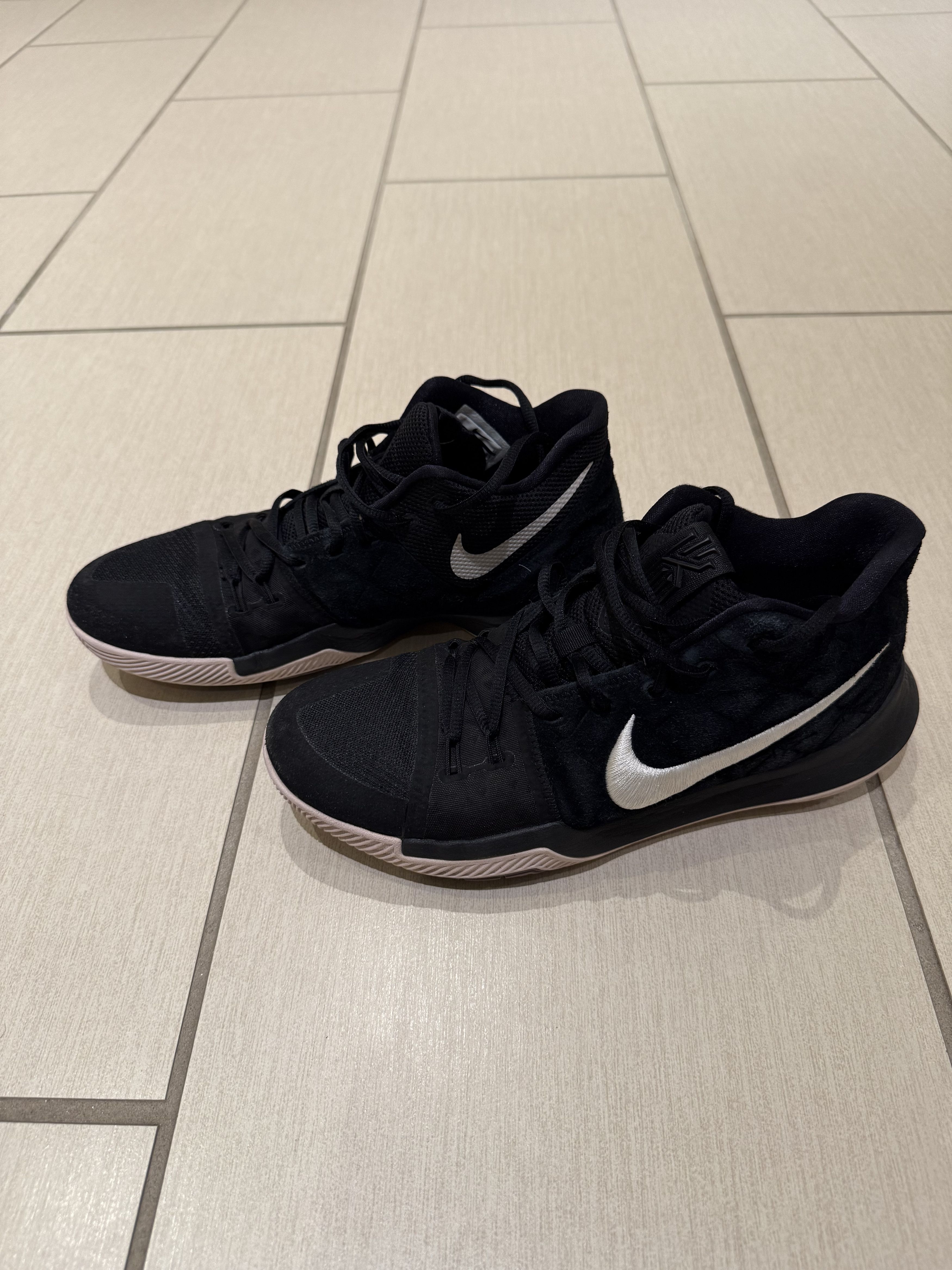Nike Nike Kyrie 3 Black Suede Size US 10.5 / EU 43-44 - 3 Thumbnail