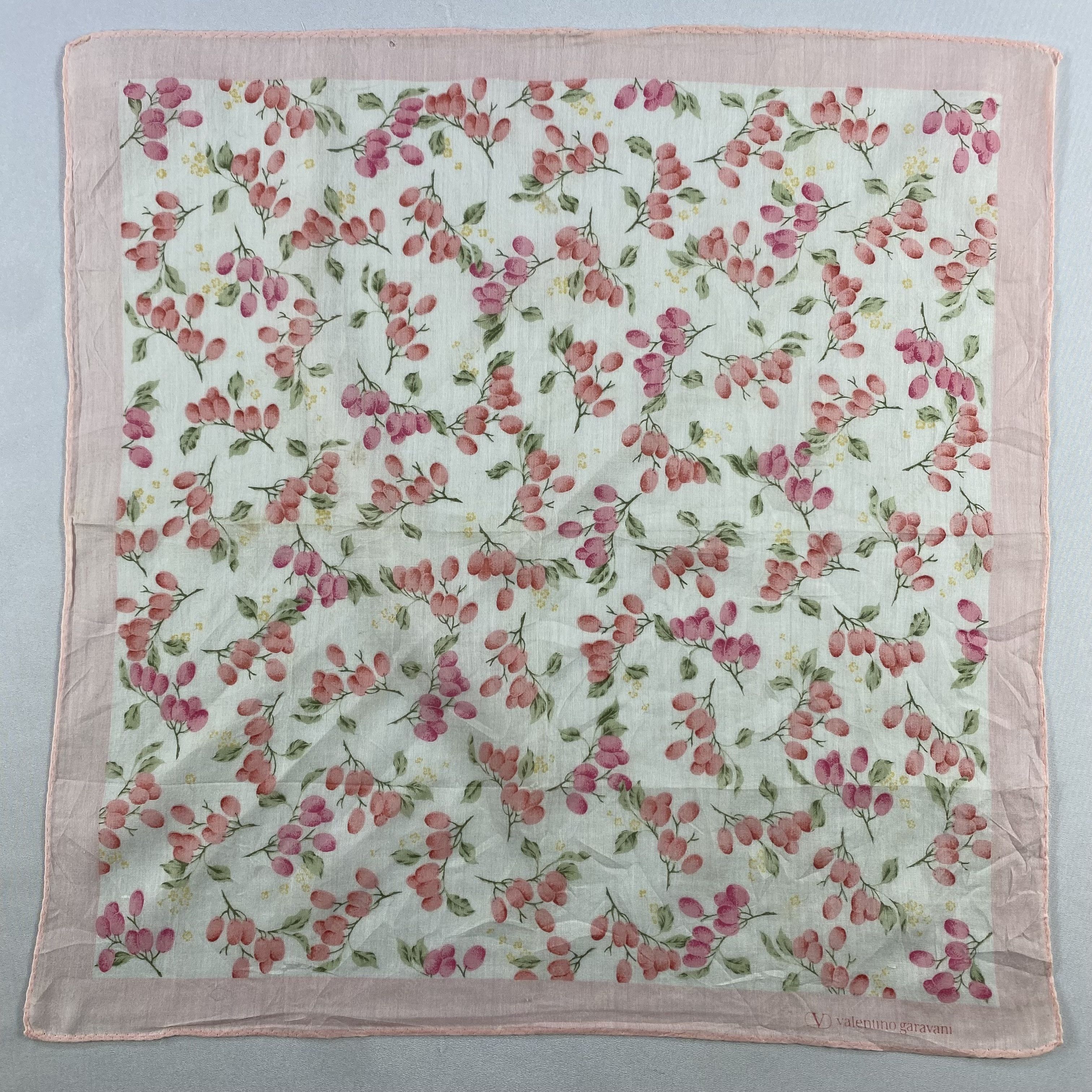 Vintage Valentino Garavani Bandana/ Handkerchief / Neckerchief Size ONE SIZE - 3 Thumbnail