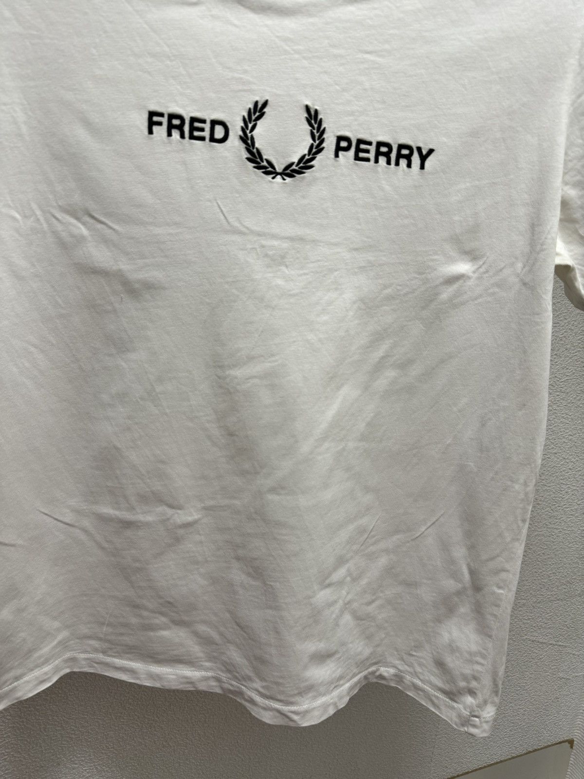 Fred Perry Fred Perry big logo white t-shirt M sz Size US M / EU 48-50 / 2 - 4 Thumbnail