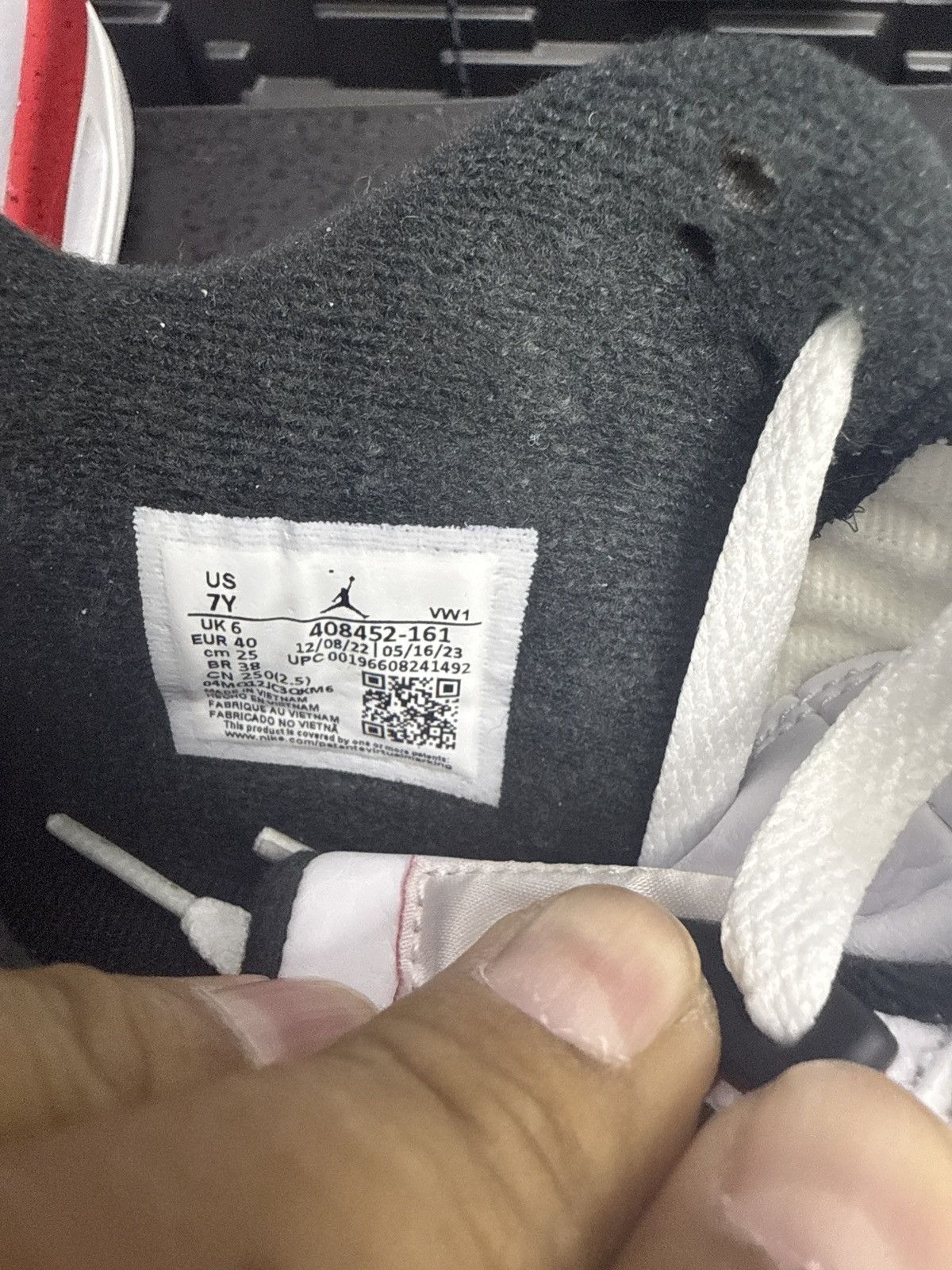 Jordan Brand Jordan 4 Retro Red Cement (GS) Size US 7 / EU 40 - 6 Thumbnail