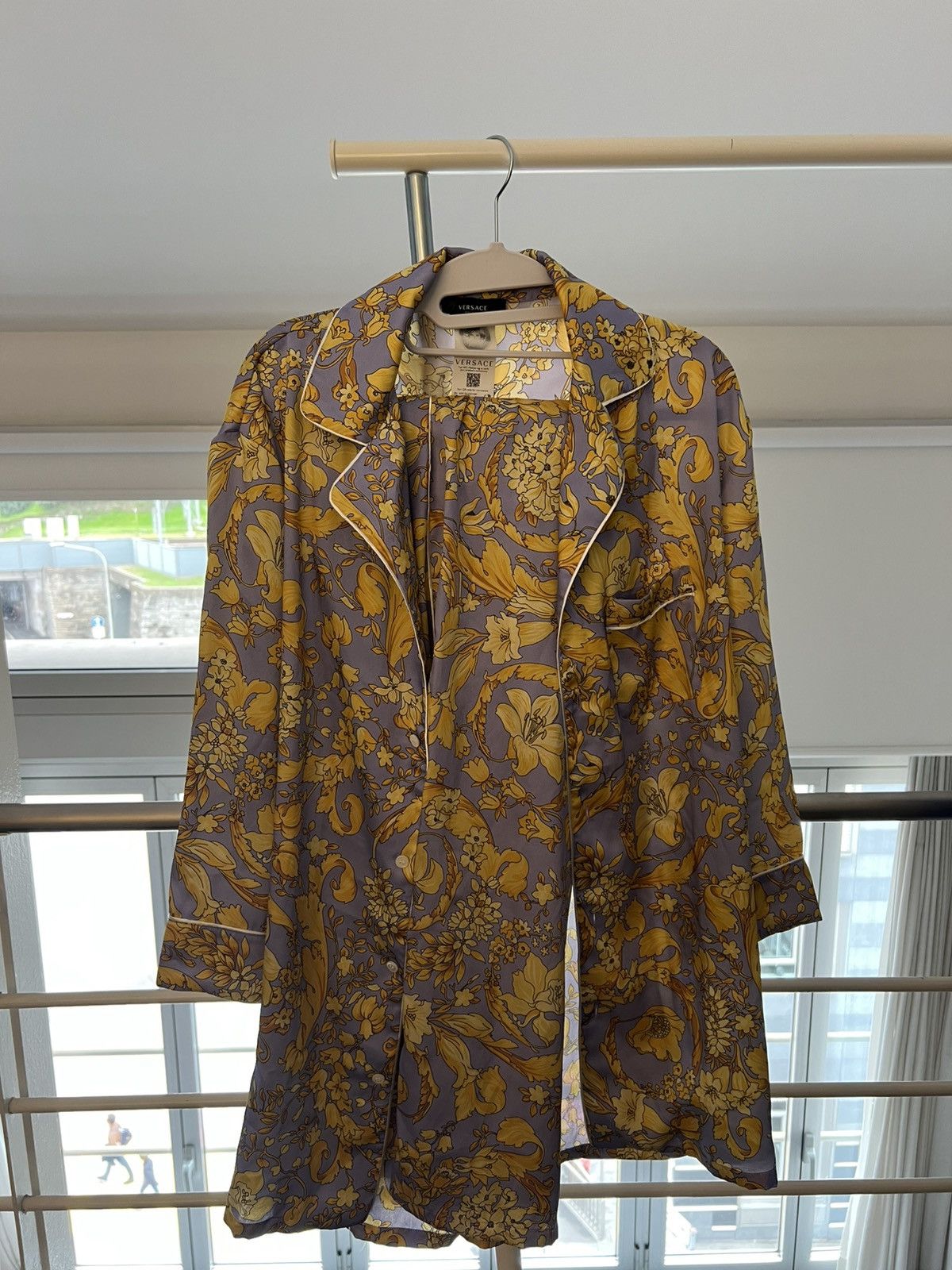 Versace Versace top and bottom in flax Size US 38 / EU 54 - 2 Thumbnail