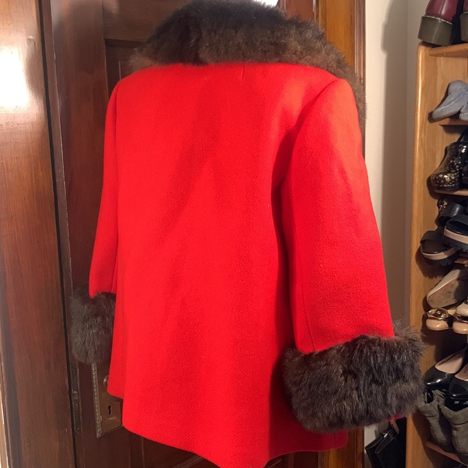Vintage 60’s Townley retro chic red wool coat,mink collar cuffs Size L / US 10 / IT 46 - 9 Thumbnail