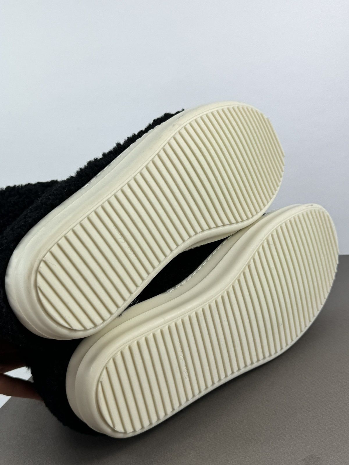 Rick Owens SHEARLING HIGH TOP SNEAKERS Size US 9 / EU 42 - 6 Thumbnail