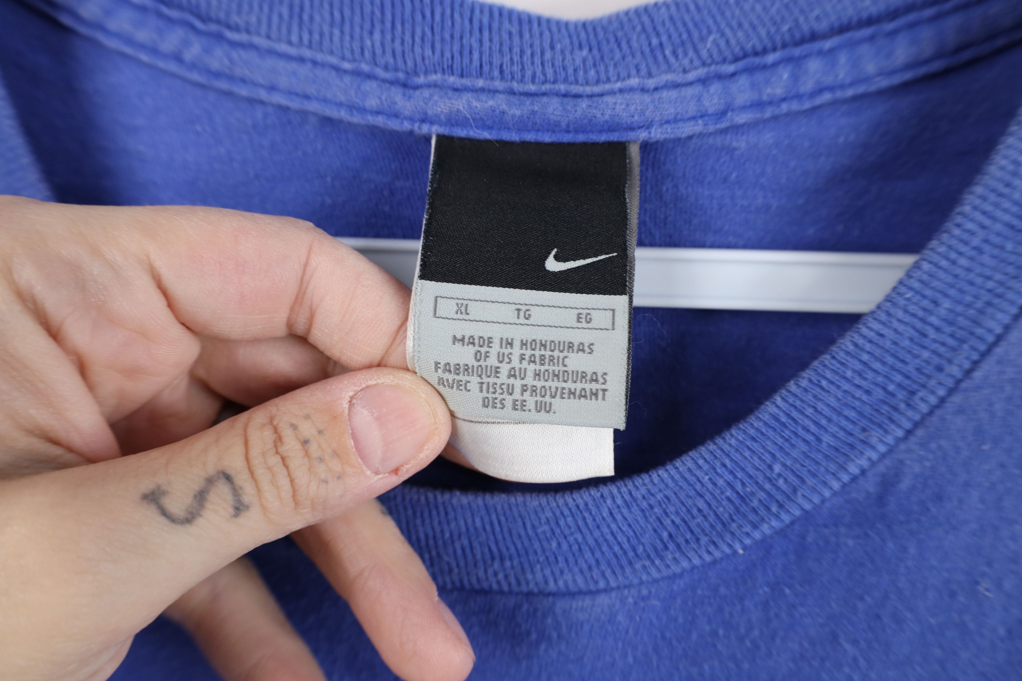 Nike Vintage Nike Basketball Scott Center Swoosh T-Shirt Blue Size US XL / EU 56 / 4 - 6 Thumbnail