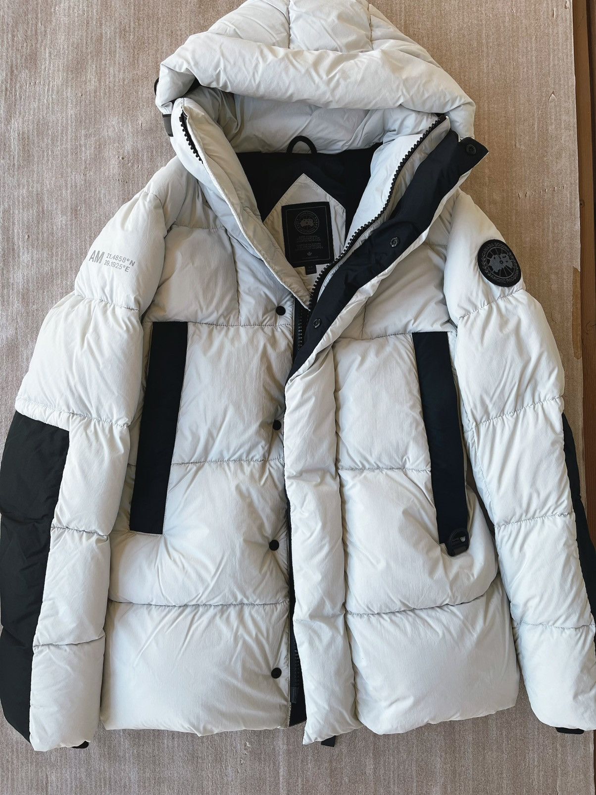 Canada Goose Lightweight, breathable and comfortable jacket Size US M / EU 48-50 / 2 - 1 Thumbnail