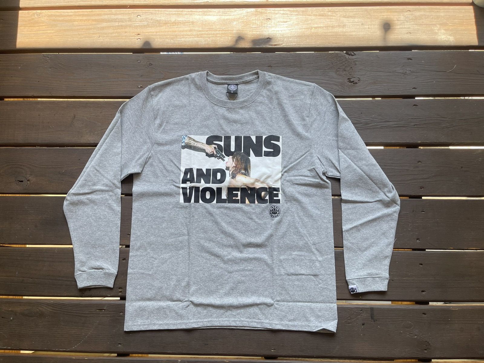 ANDSUNS NWT AndSuns Japan - Suns and Violnce t-shirt Size US M / EU 48-50 / 2 - 3 Thumbnail