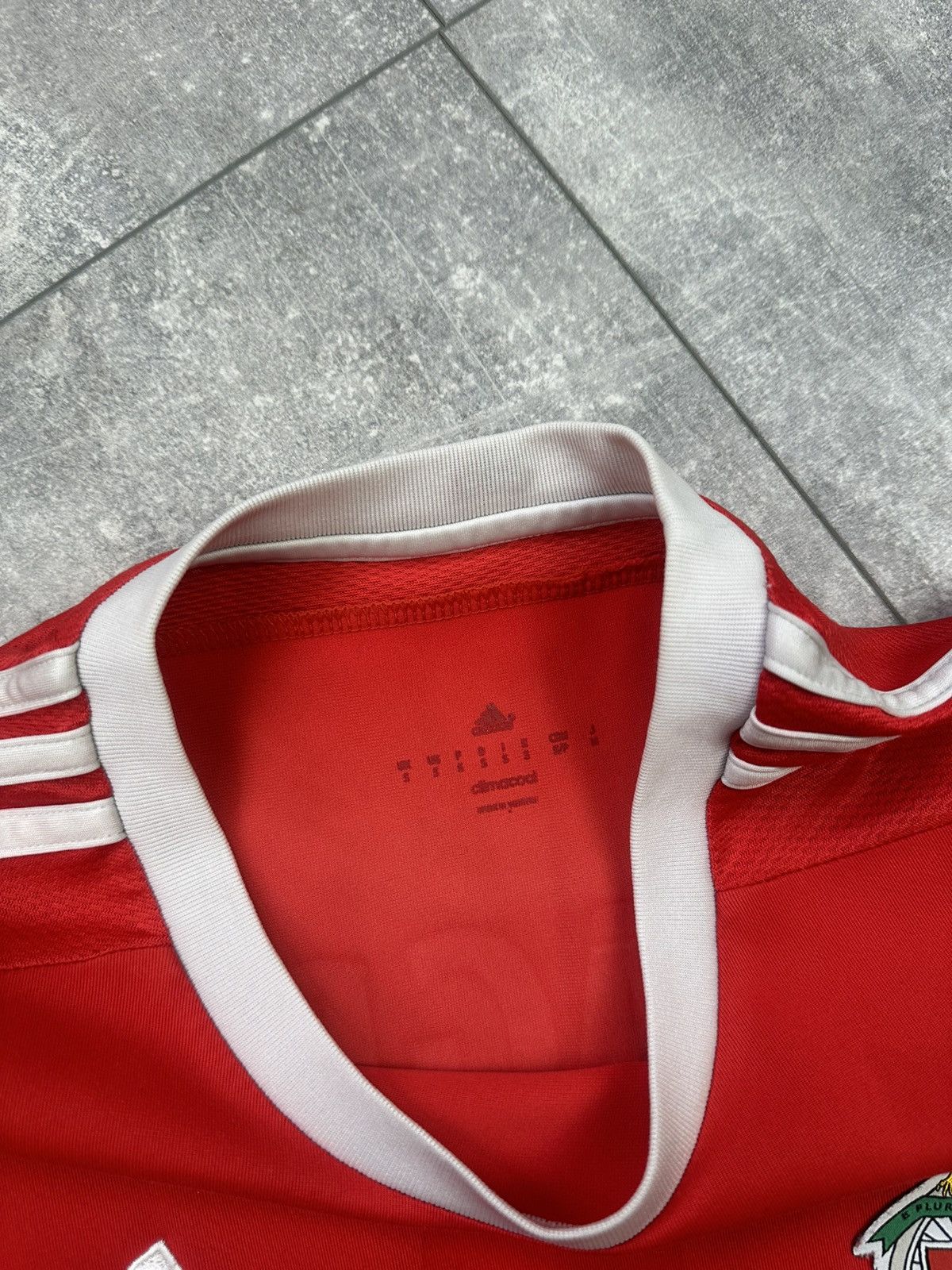 Vintage Adidas Benfica 2015/16 Home Soccer Jersey S.L.B Size US S / EU 44-46 / 1 - 7 Thumbnail