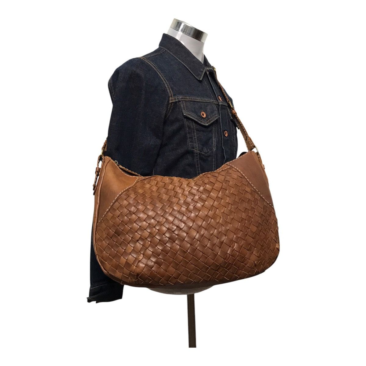 Japanese Brand × Leather Vintage Leather Brown Sling Bag Size ONE SIZE - 1 Thumbnail