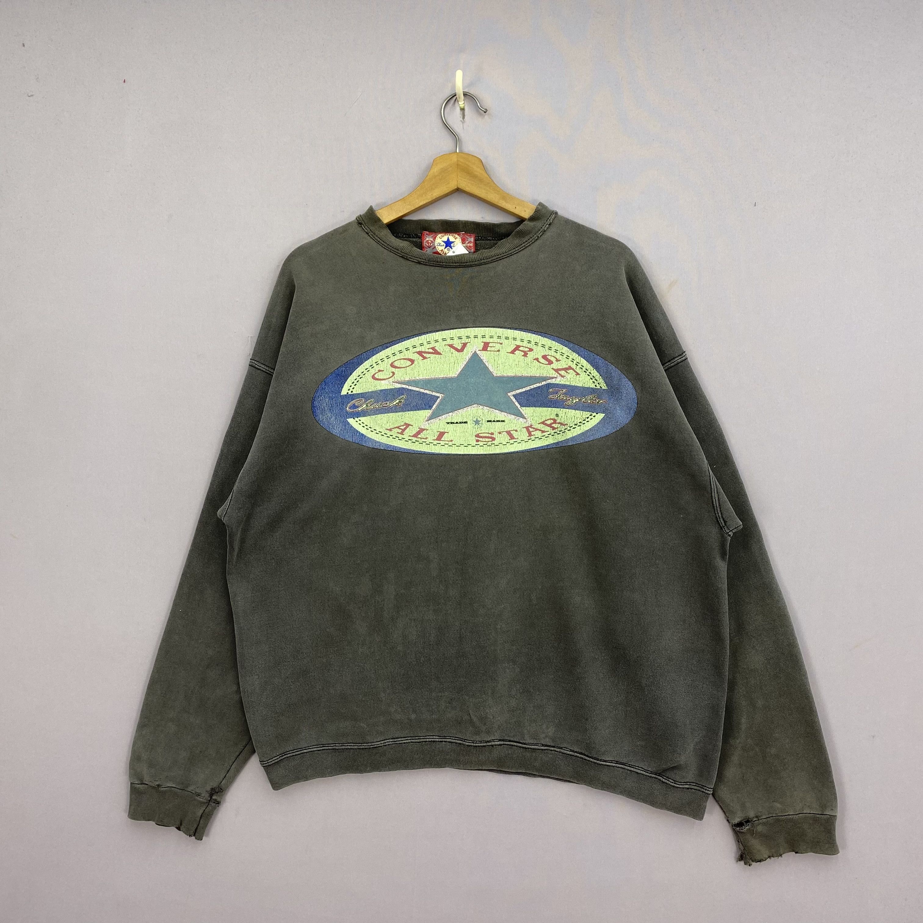 Converse Vintage 90s Converse Sweater Distressed Faded Sweatshirt Size US L / EU 52-54 / 3 - 1 Thumbnail