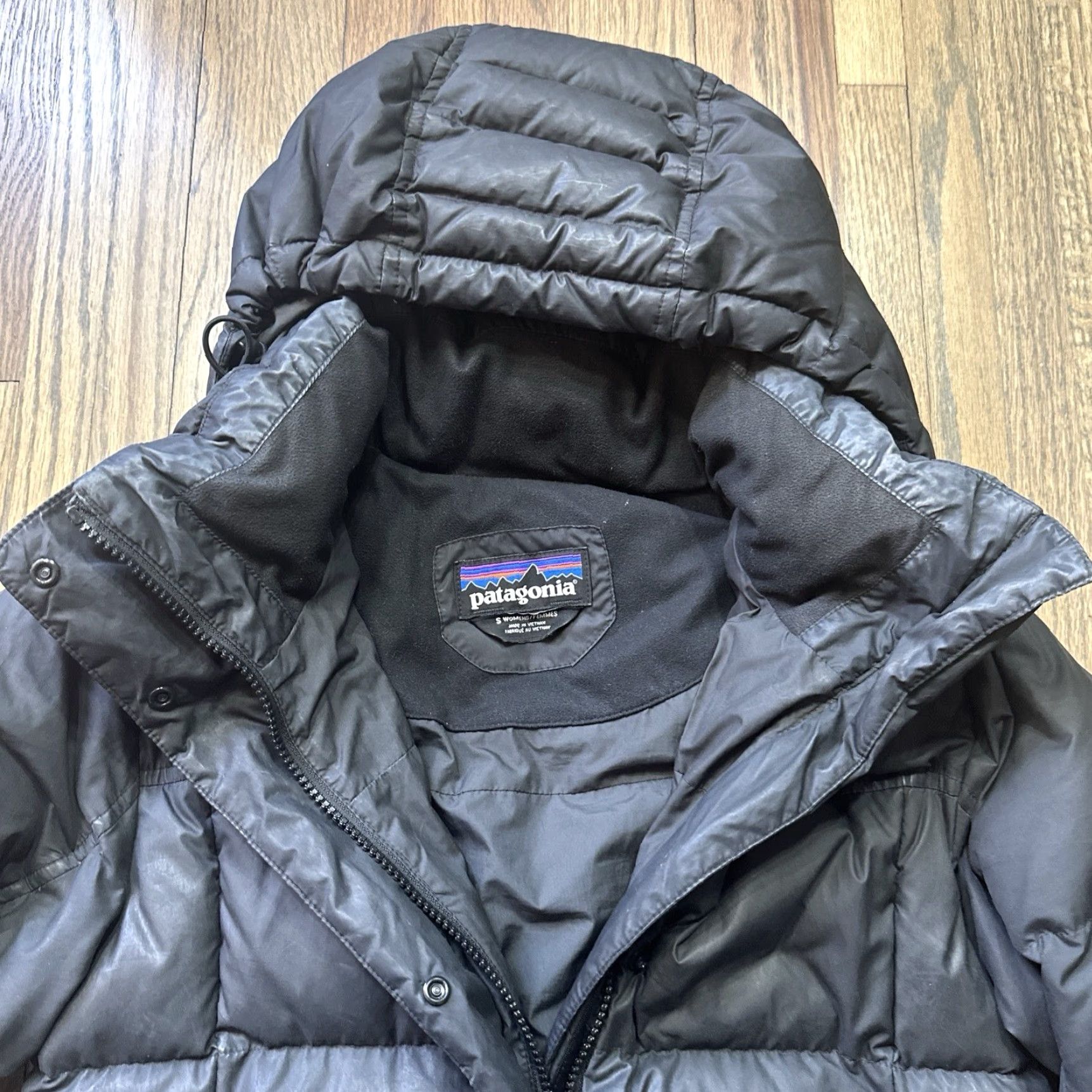 Patagonia Patagonia Black Long Down Coat Jacket Women’s Hooded Puffer Size Small Parka Winter Fall Coat Womens Size S / US 4 / IT 40 - 6 Thumbnail