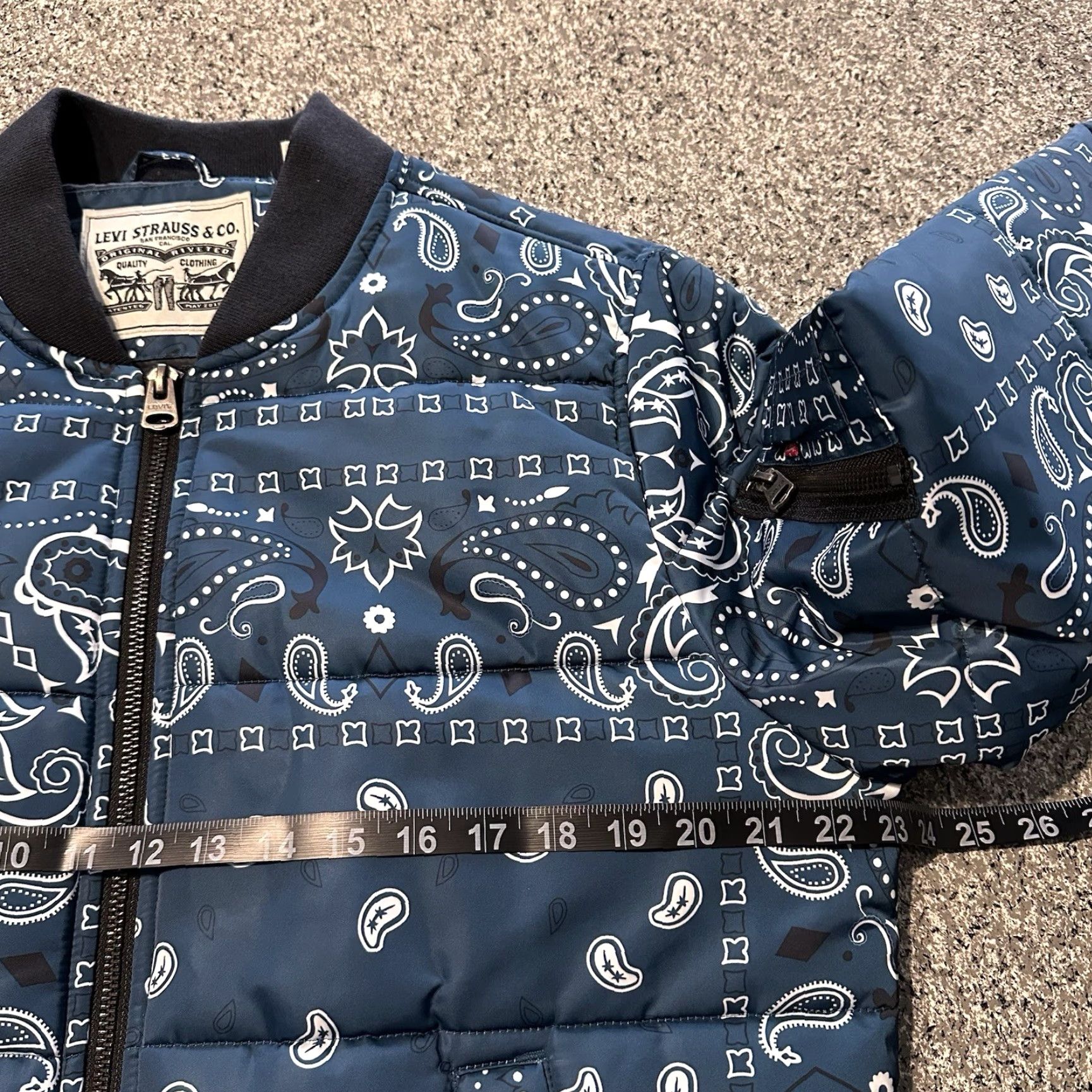Levi's Levi's Bomber Jacket Mens M Quilted Puffer Blue Satin Bandana Paisley Jacket Size US M / EU 48-50 / 2 - 7 Thumbnail