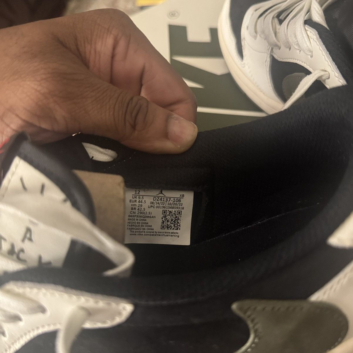Jordan Brand × Travis Scott Travis Scott x Wmns Air Jordan 1 Retro Low Og Sp Olive Size US 10.5 / EU 43-44 - 9 Thumbnail