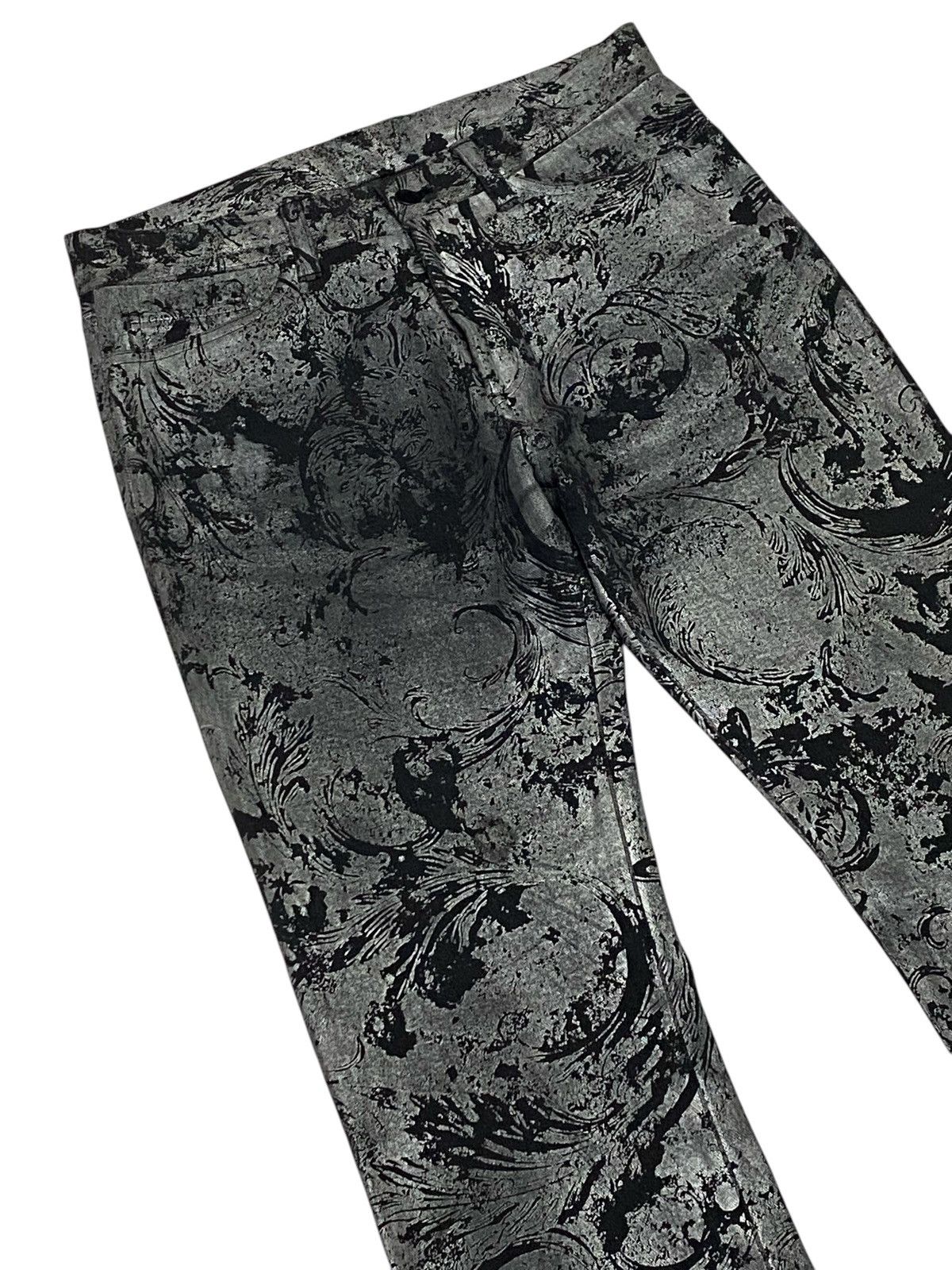 Yoshiyuki Konishi 💃Yoshiyuki Konishi Wax Floral Pattern Flared Denim Pants Size US 30 / EU 46 - 4 Thumbnail