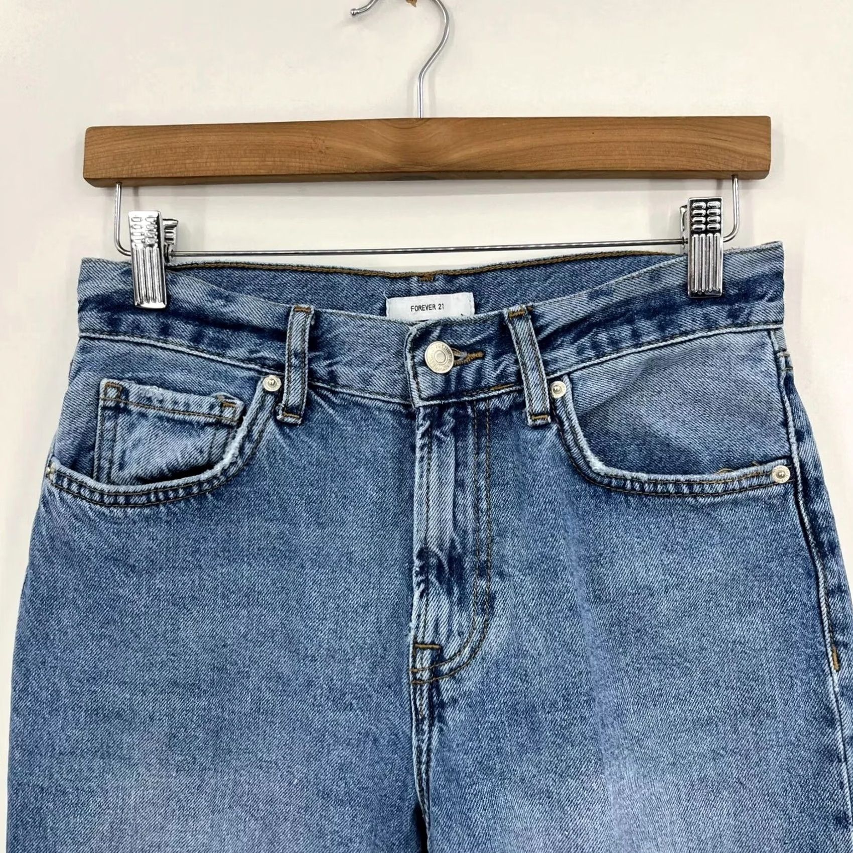 Forever 21 FOREVER 21 Jeans Women's 26 Blue High Rise Straight Fray Medium Wash (Regular) 5-Pocket Denim Size 26" / US 2 / IT 38 - 4 Thumbnail