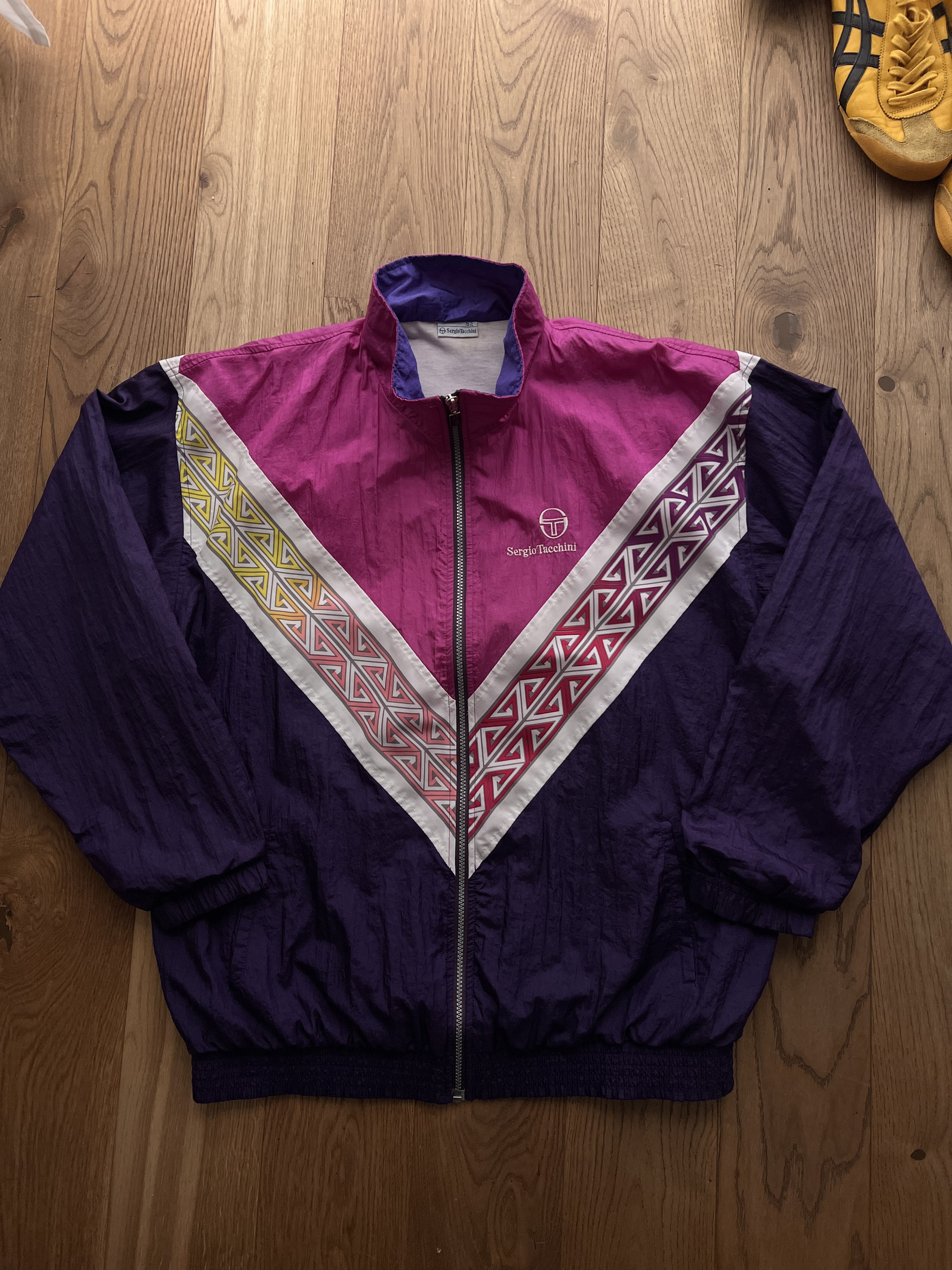 Sergio Tacchini Sergio Tacchini vintage 80s 90s nylon track top retro jacket Size US L / EU 52-54 / 3 - 16 Thumbnail