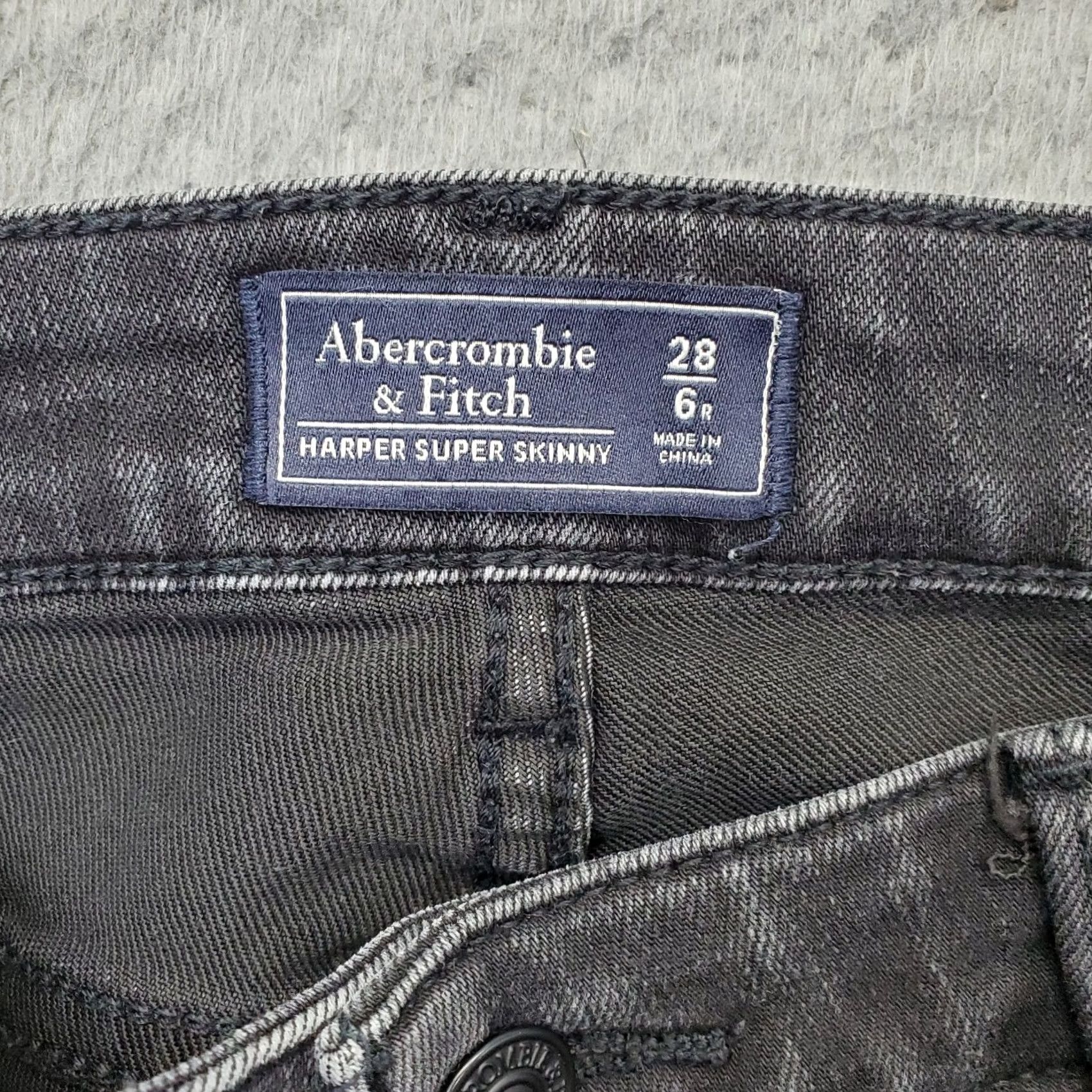 Abercrombie & Fitch Abercrombie & Fitch Skinny Jeans Womens 28 Black Cotton Distressed Frayed Hem Jeans Size 28" / US 6 / IT 42 - 7 Thumbnail