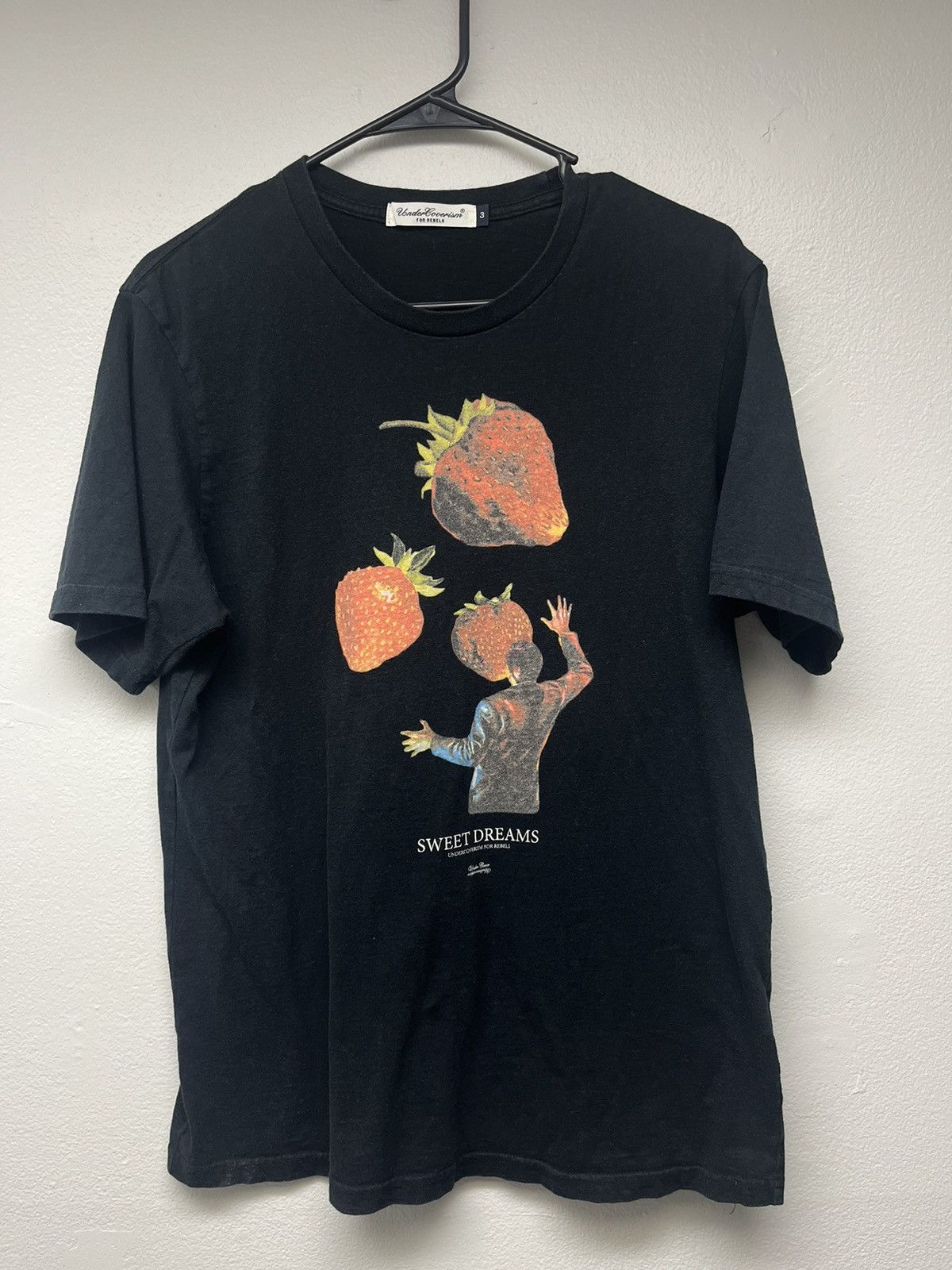 Undercover Undercover Sweet Dreams Strawberry Tshirt Black Size US L / EU 52-54 / 3 - 1 Thumbnail
