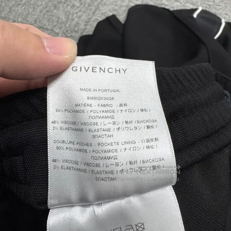 Givenchy Givenchy size XS shorts Size US 27 - 4 Thumbnail