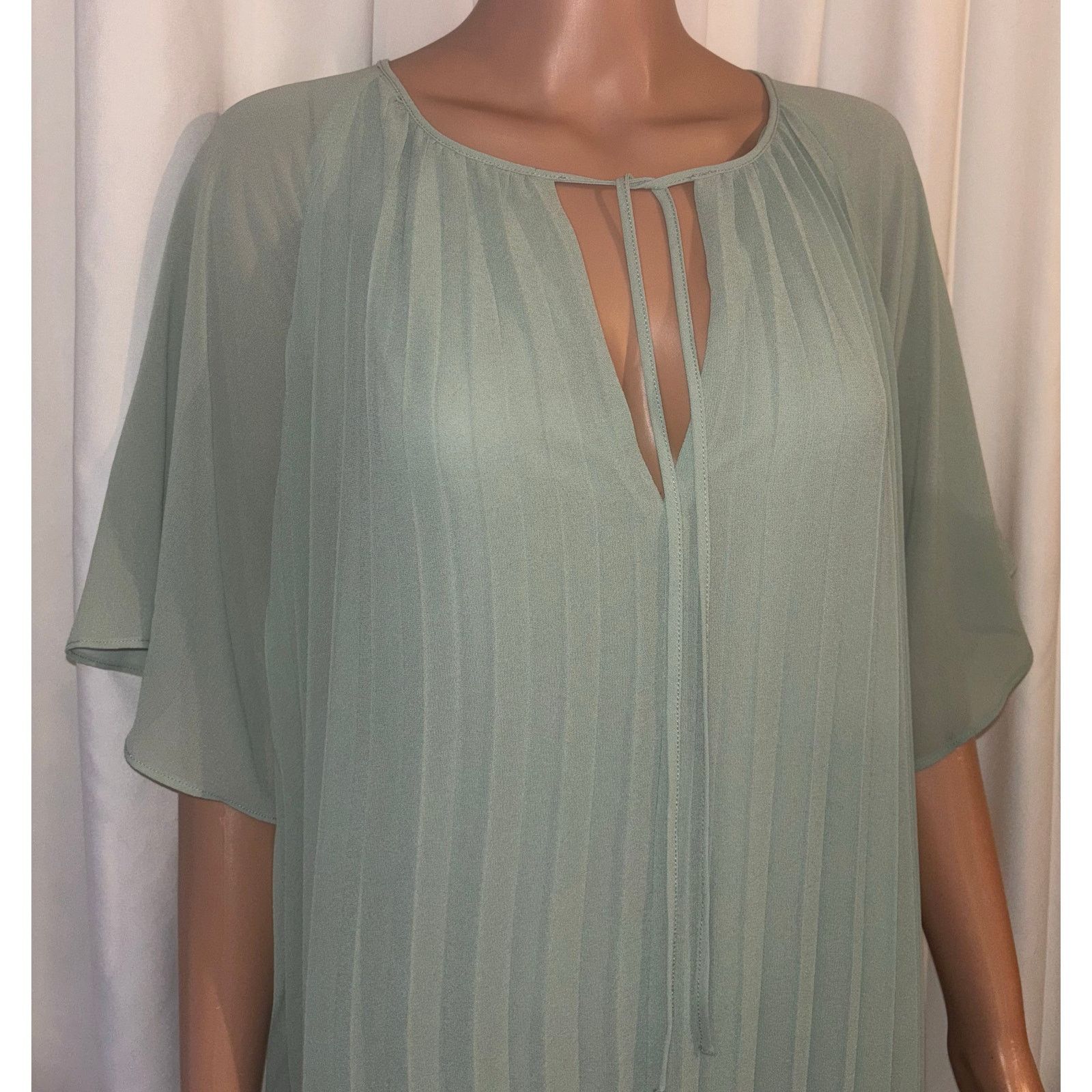 H&M H&M Size Medium Mint Green Pleated Dress Size M / US 6-8 / IT 42-44 - 3 Thumbnail