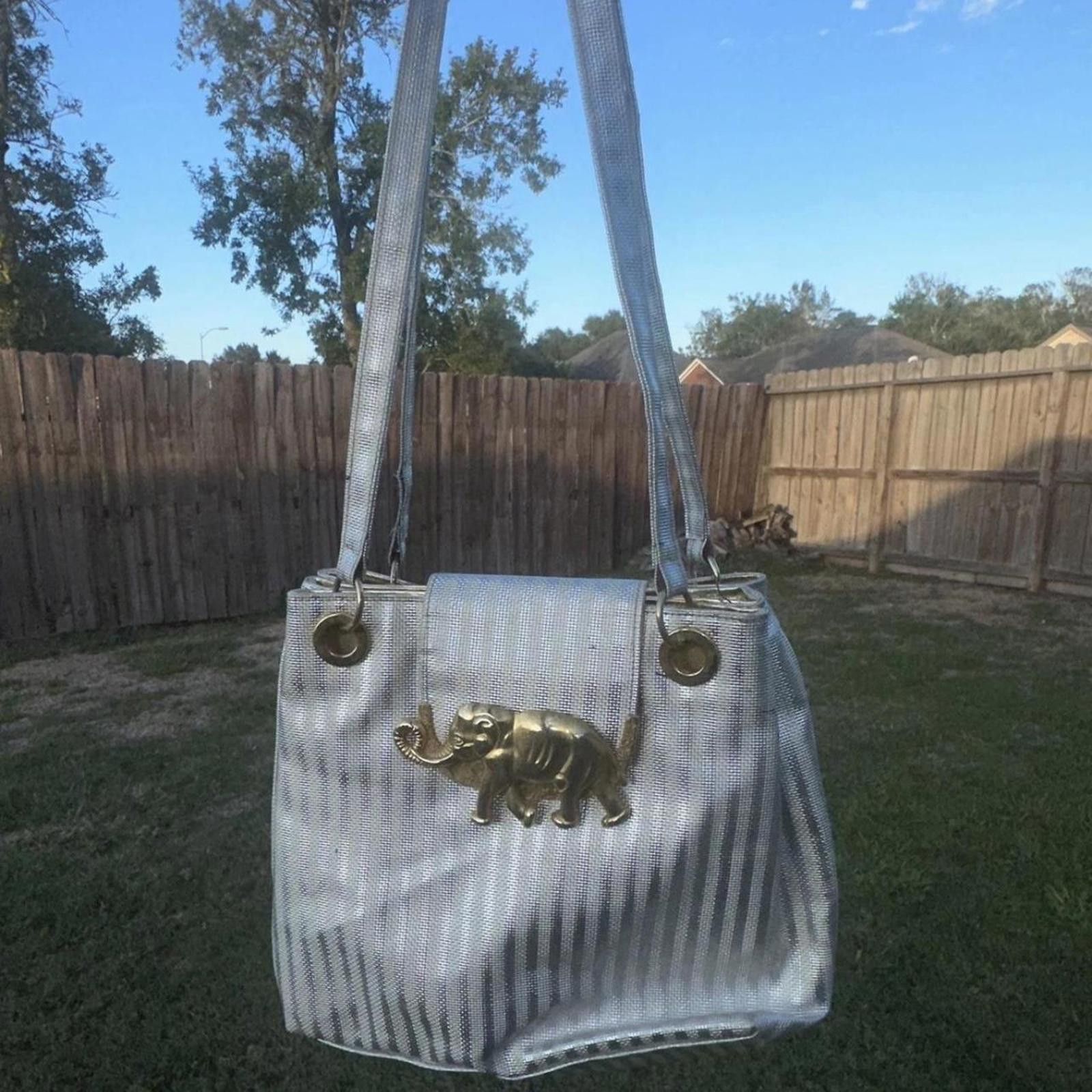Other Cute vintage silver and gold elephant purse #elephantlove Size ONE SIZE - 1 Thumbnail
