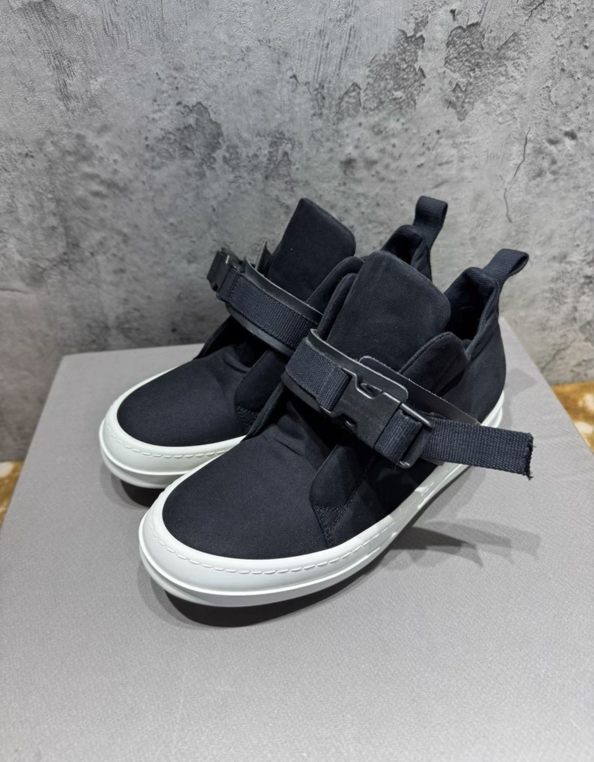Rick Owens Rick Owens DRKSHDW Low Top Ramones K37 Size US 7.5 / IT 37.5 - 2 Thumbnail