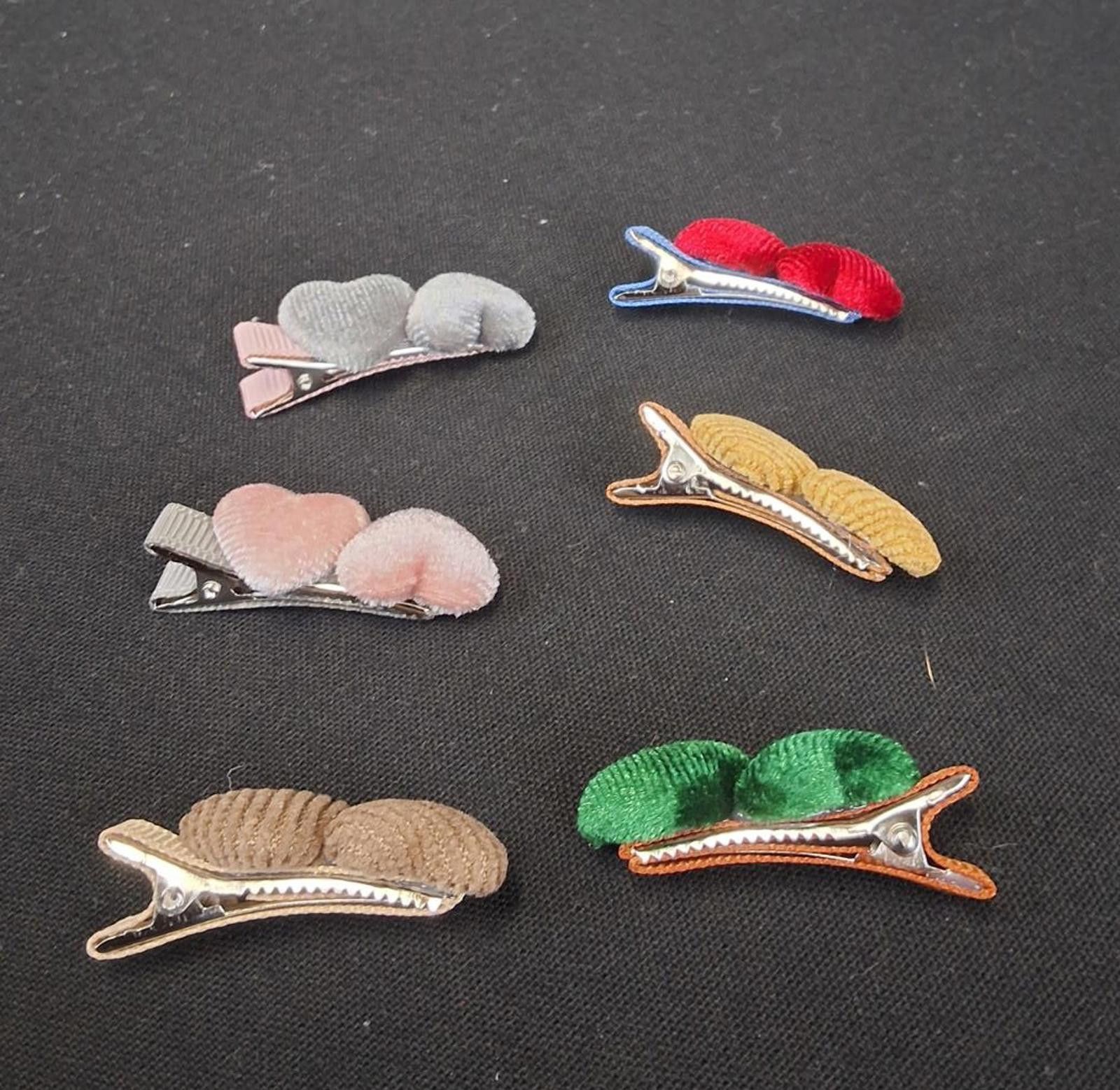 Genetic Manipulation Shinichiro Kuriya Colorful Heart-Shaped Velvet Hair Clips - Set of 6 Size ONE SIZE - 2 Thumbnail