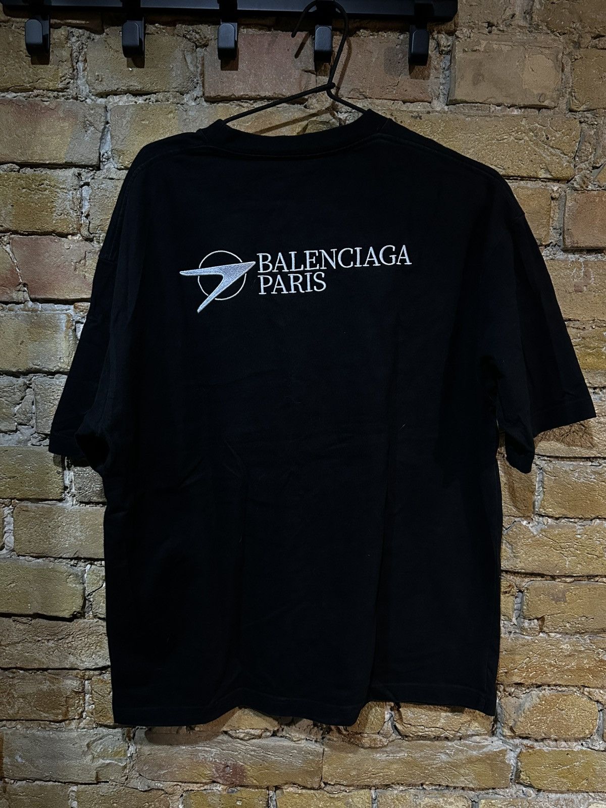 Balenciaga balenciaga paris arrow logo tshirt Size US S / EU 44-46 / 1 - 1 Thumbnail