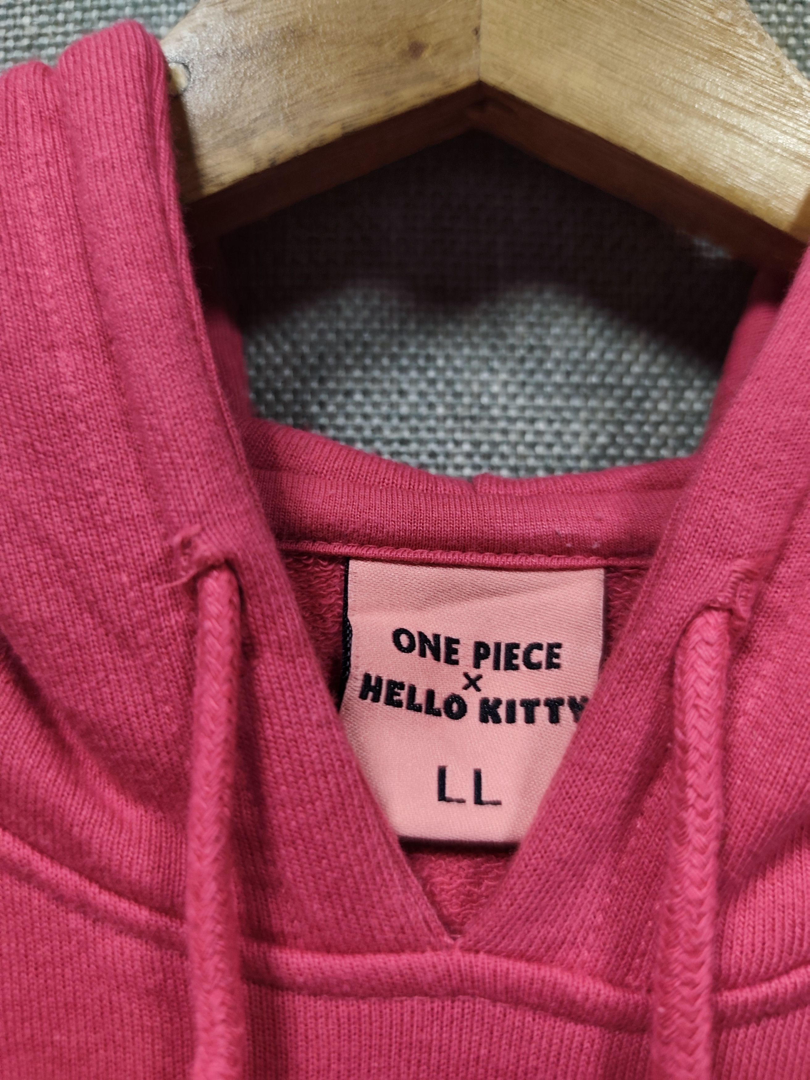 One Piece Sweatshirt hoodie one piece x hello kitty Size US M / EU 48-50 / 2 - 6 Thumbnail