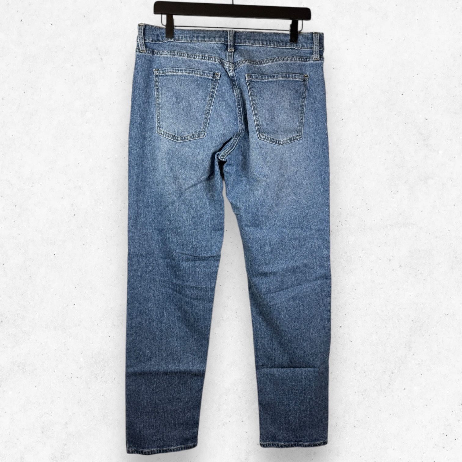 Old Navy Old Navy Mid-Rise Wow Boyfriend Women's Size 8 Medium Wash Size 30" / US 8 / IT 44 - 2 Thumbnail