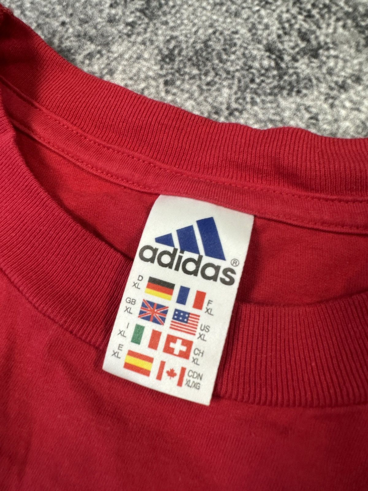 Vintage Vintage Adidas Suisse 2004 Hanball Jersey Blokecore VTg XL Size US XL / EU 56 / 4 - 3 Thumbnail
