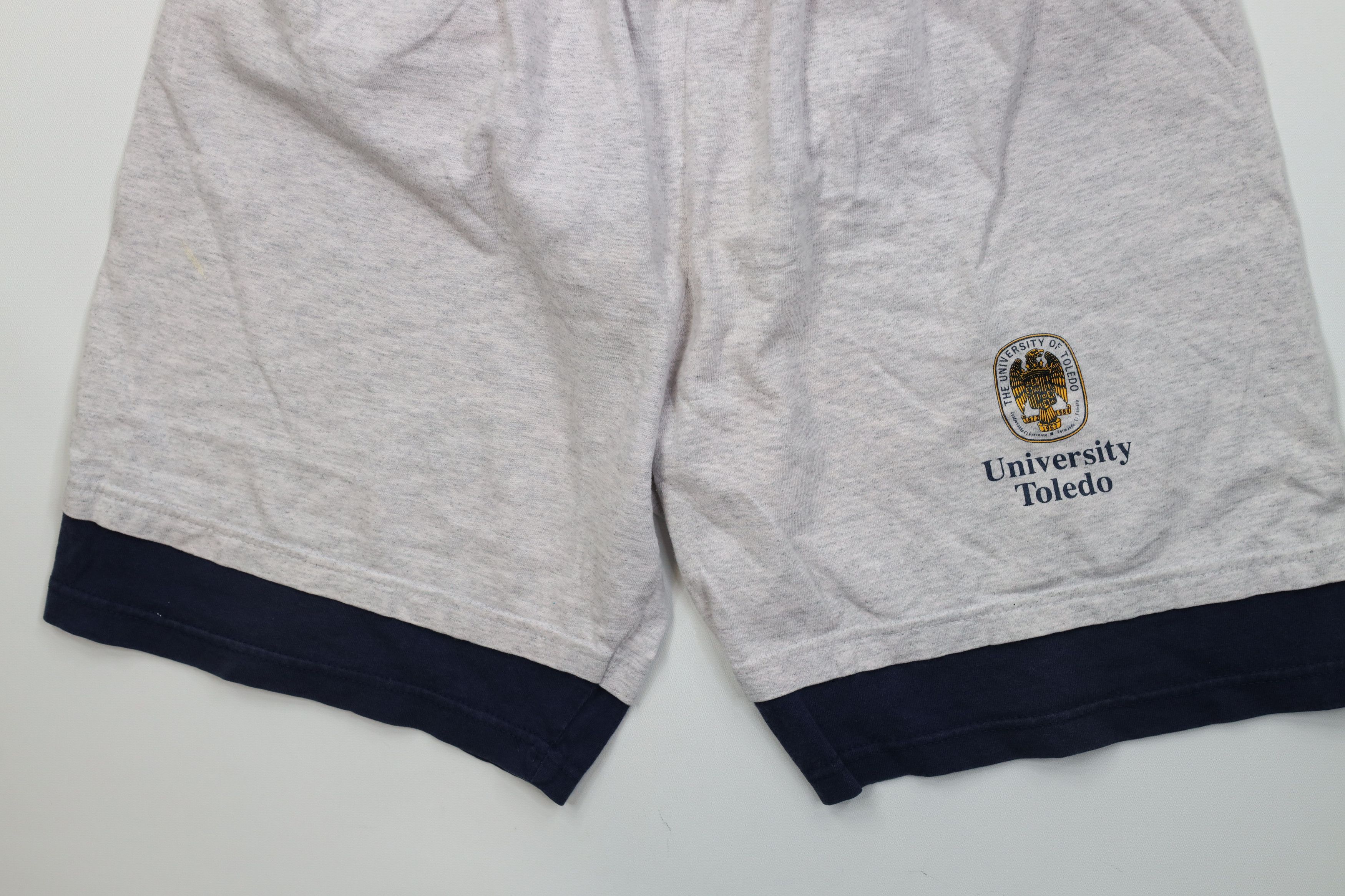 Vintage Vintage 90s Above Knee University of Toledo Shorts Gray USA Size US 34 / EU 50 - 4 Thumbnail