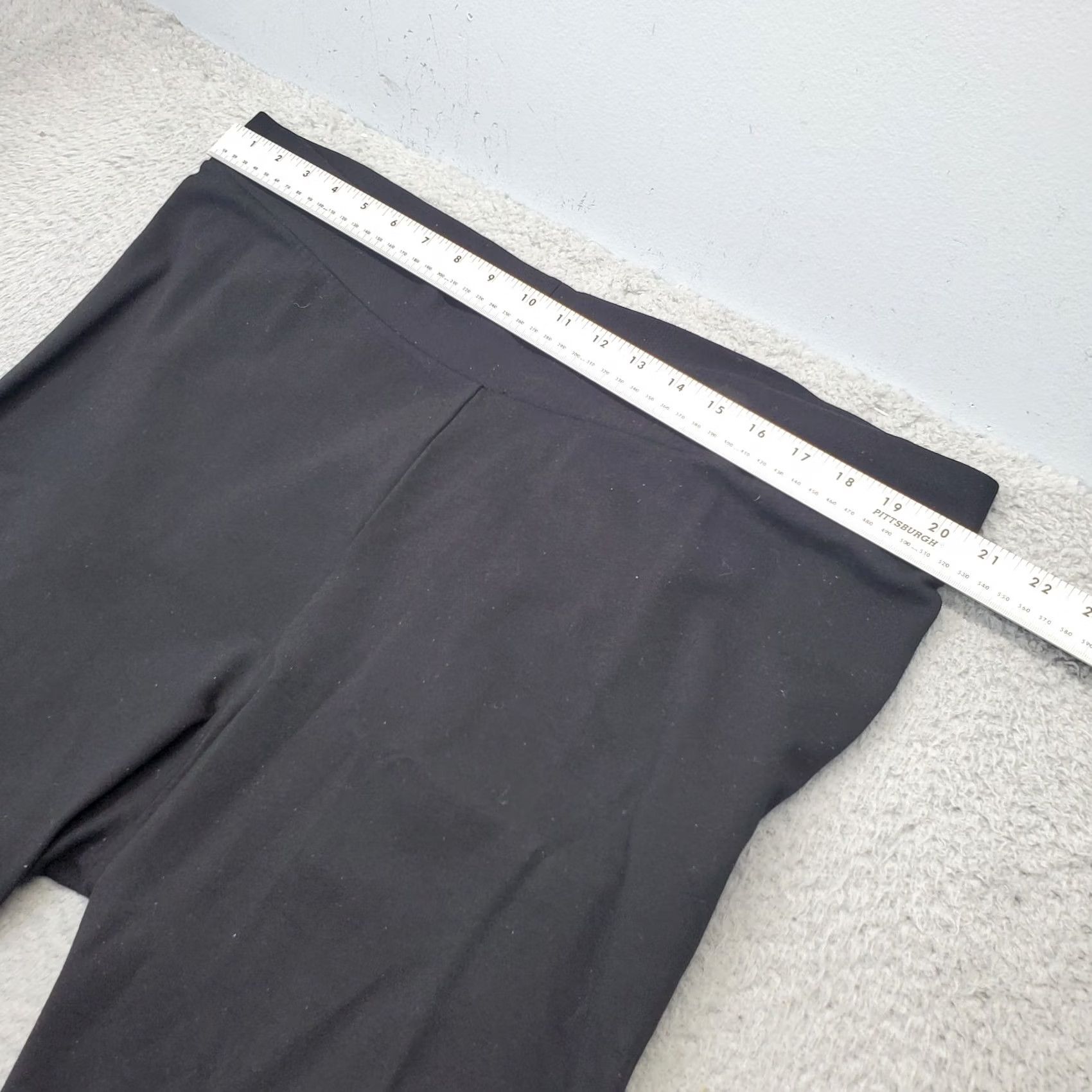 Vince Camuto Vince Camuto Leggings Womens 2X Black Classic Stretch Lightweight Elastic Waist Capri 2X Womens Black Leggings Vince Camuto Size 40" / US 18 - 3 Thumbnail