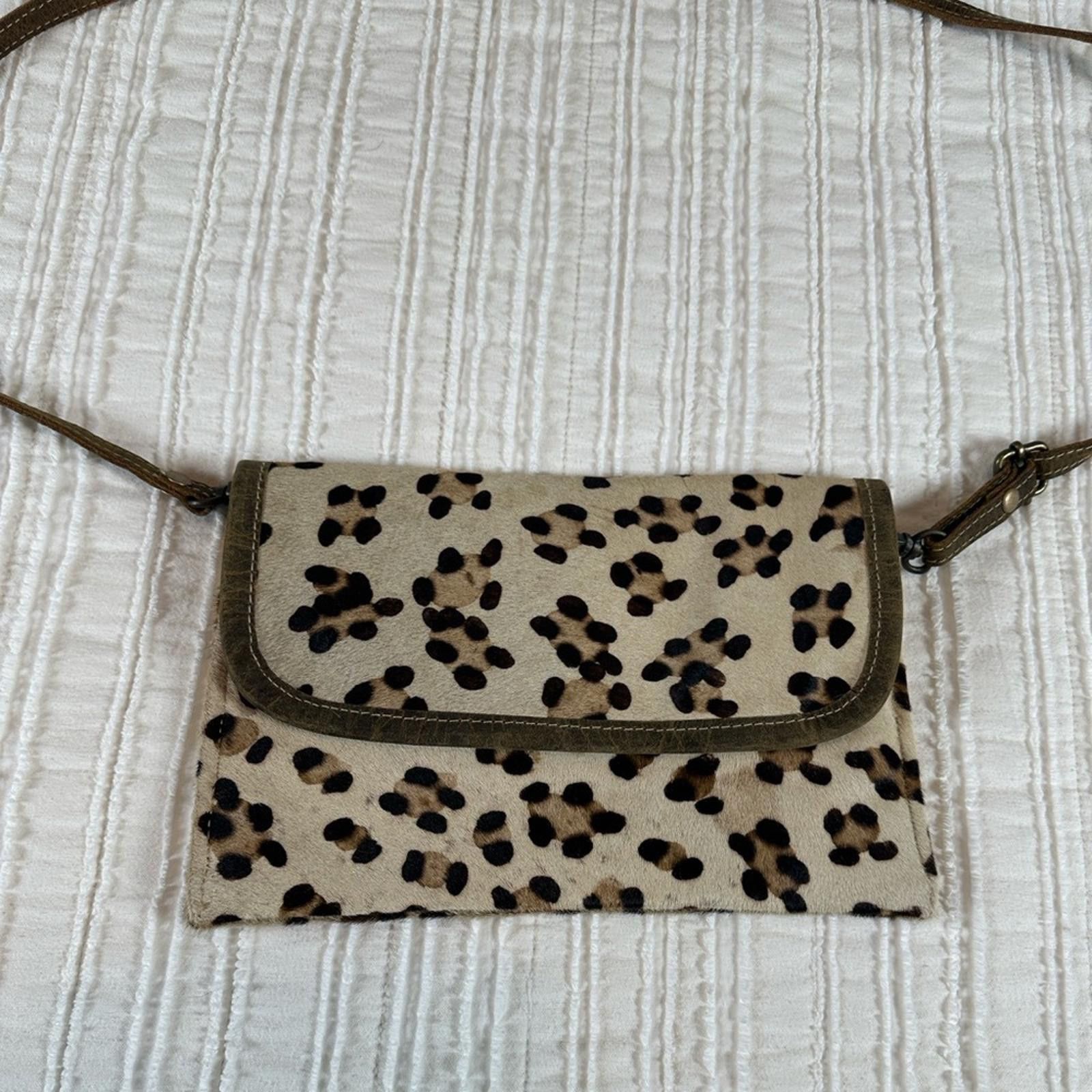 Other Myra Resplendant Hairon Bag Leopard Print Crossbody Bag EUC Size ONE SIZE - 4 Thumbnail