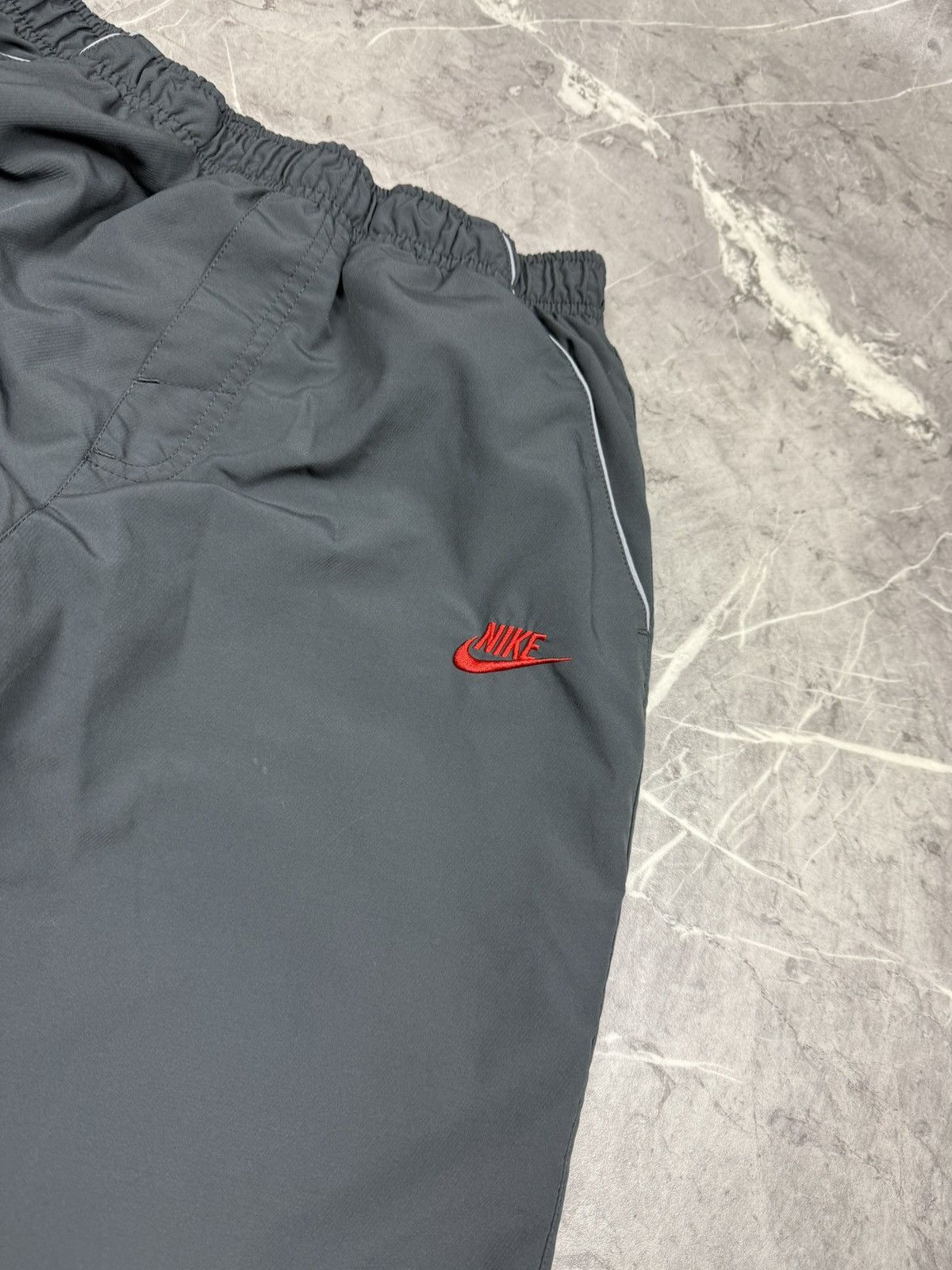 Nike Nike Track Pants Dark Grey / Red | Baggy | Size S (fits M) Size US 32 / EU 48 - 2 Thumbnail